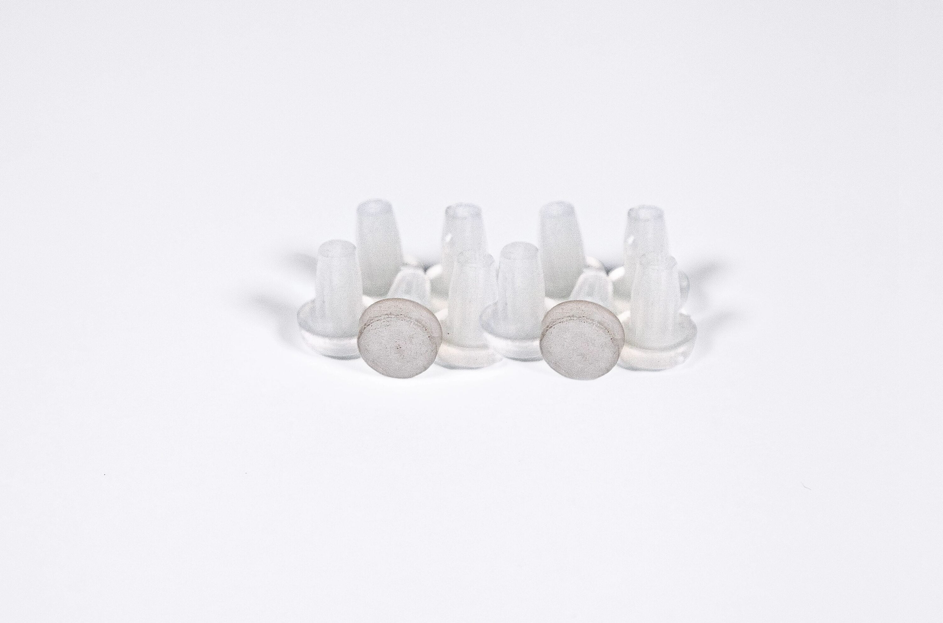 KraftMaid Momentum BOX.PSDBG71 Deveron Cabinet Door Mount Kit 0.25-in W x 0.25-in H x 0.5-in D Dove White Painted