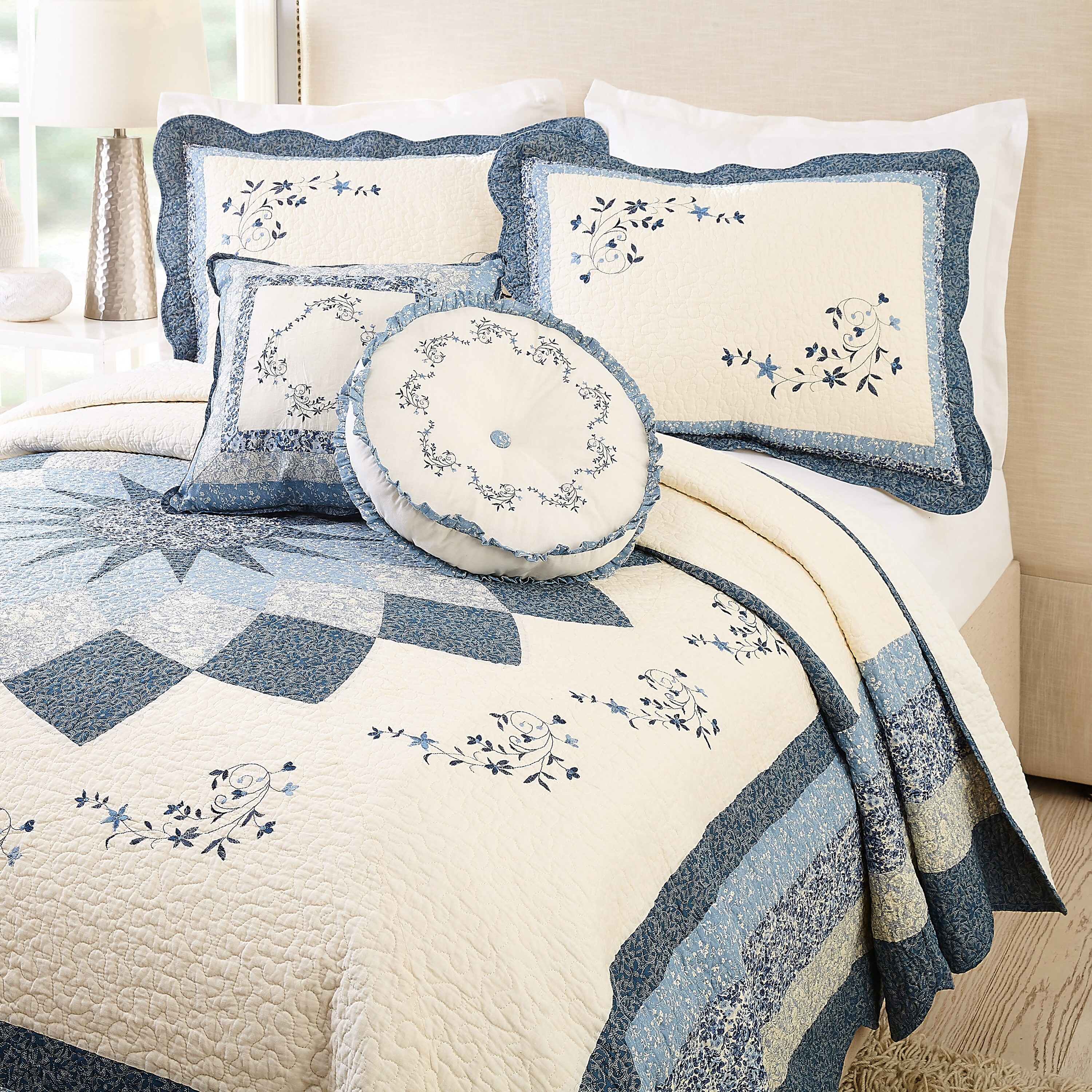 Modern Heirloom Charlotte Blue Floral Reversible Full Bedspread (Cotton  with Cotton Fill) in the Comforters  Bedspreads department at