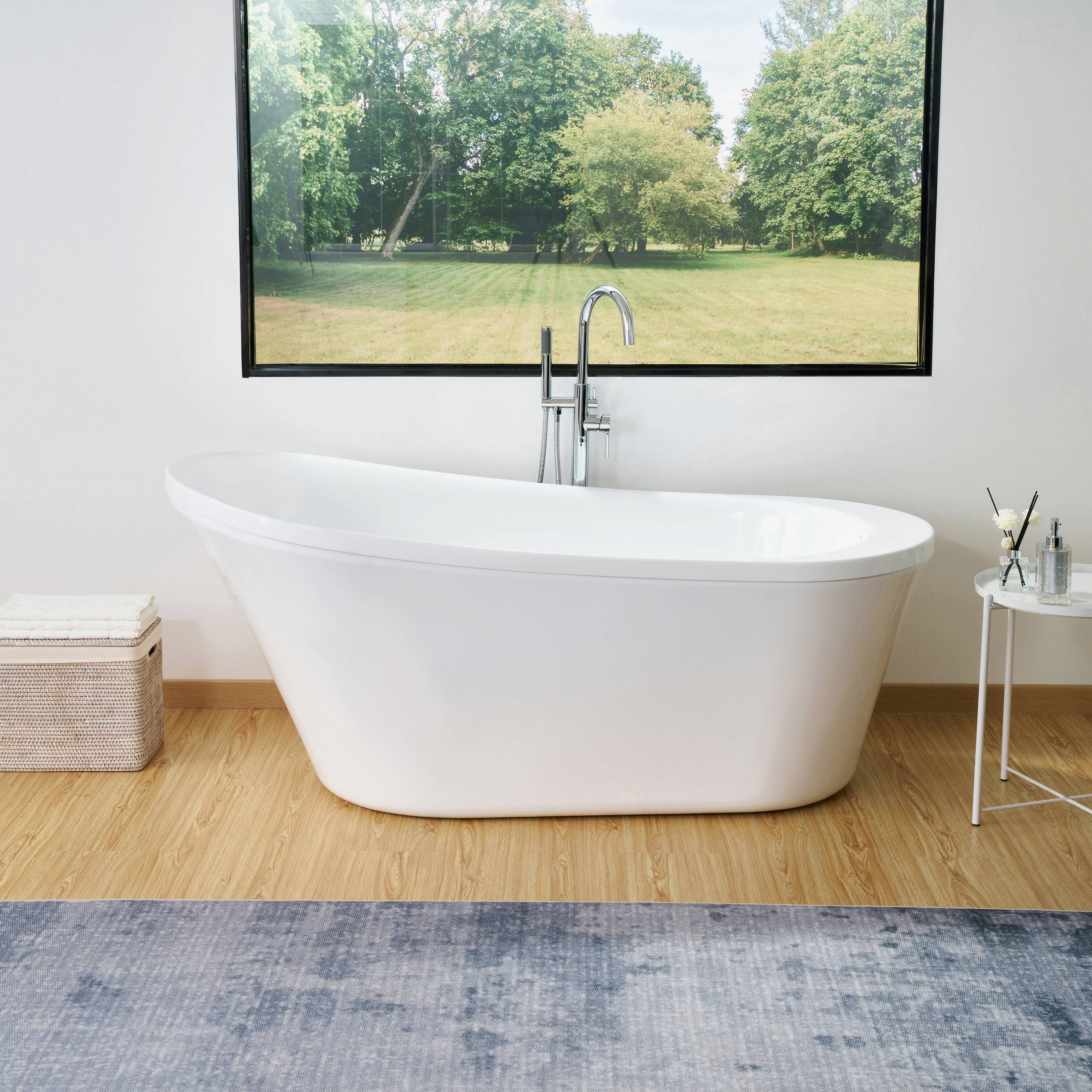 Vanity Art VA6839 34-in x 70-in White/Polished Chrome Acrylic Oval Freestanding Soaking bathtub ( Left Drain )