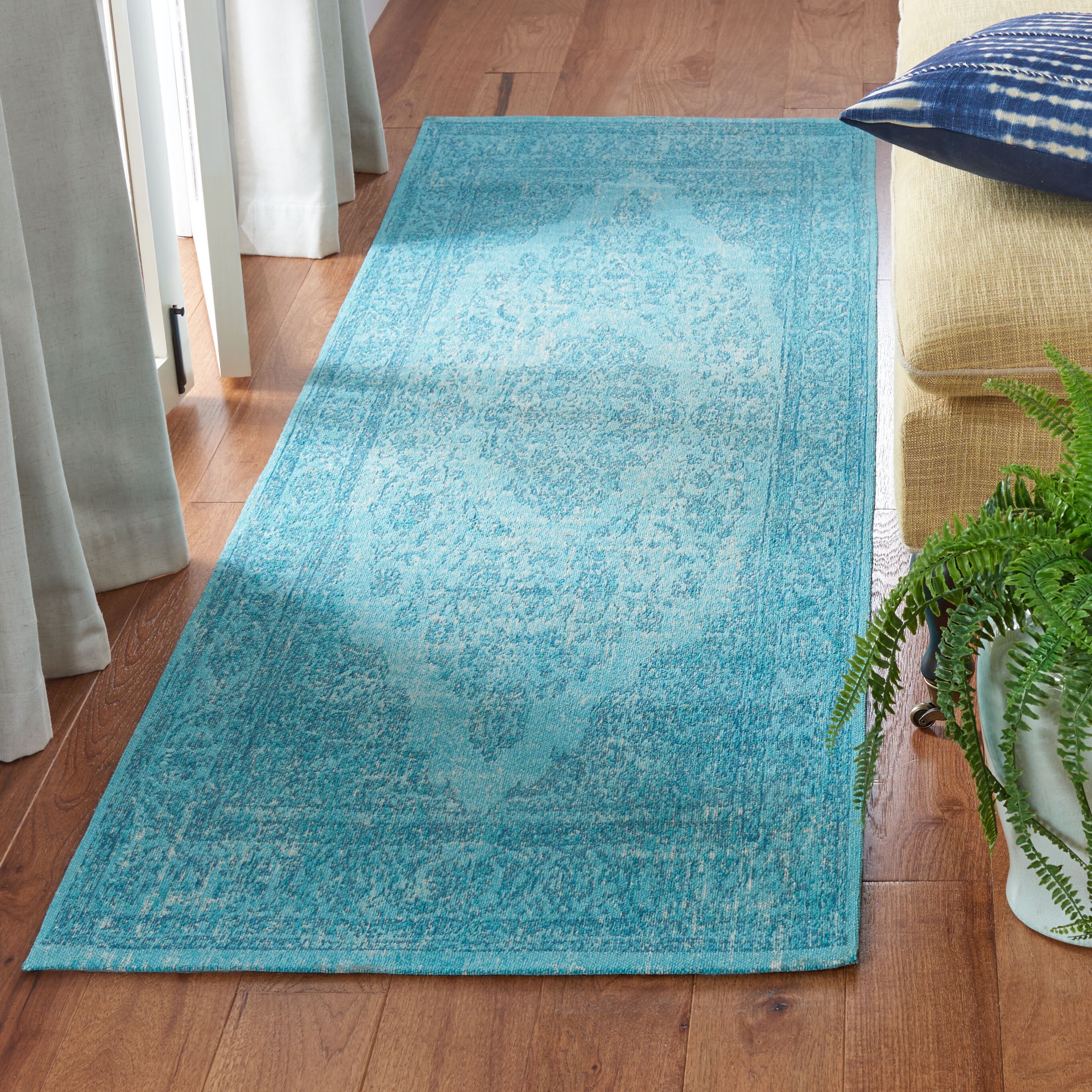 Safavieh CLV121E-25 Classic Vintage Bornez 2 x 5 (ft) Loomed Cotton Aqua Rectangular Indoor Distressed/Overdyed Vintage Throw rug