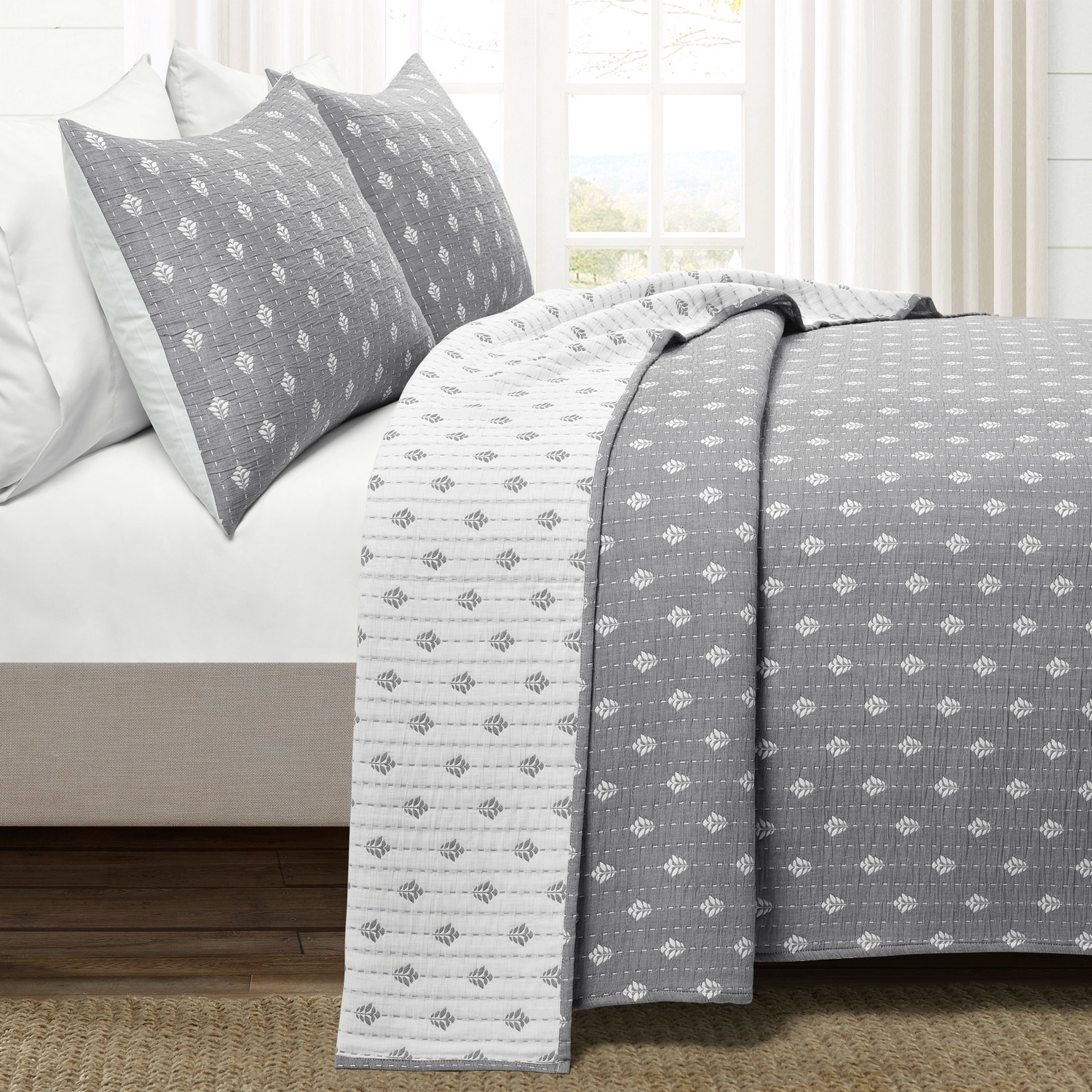 Gray and Off-White Reversible Cotton Full Quilt Set