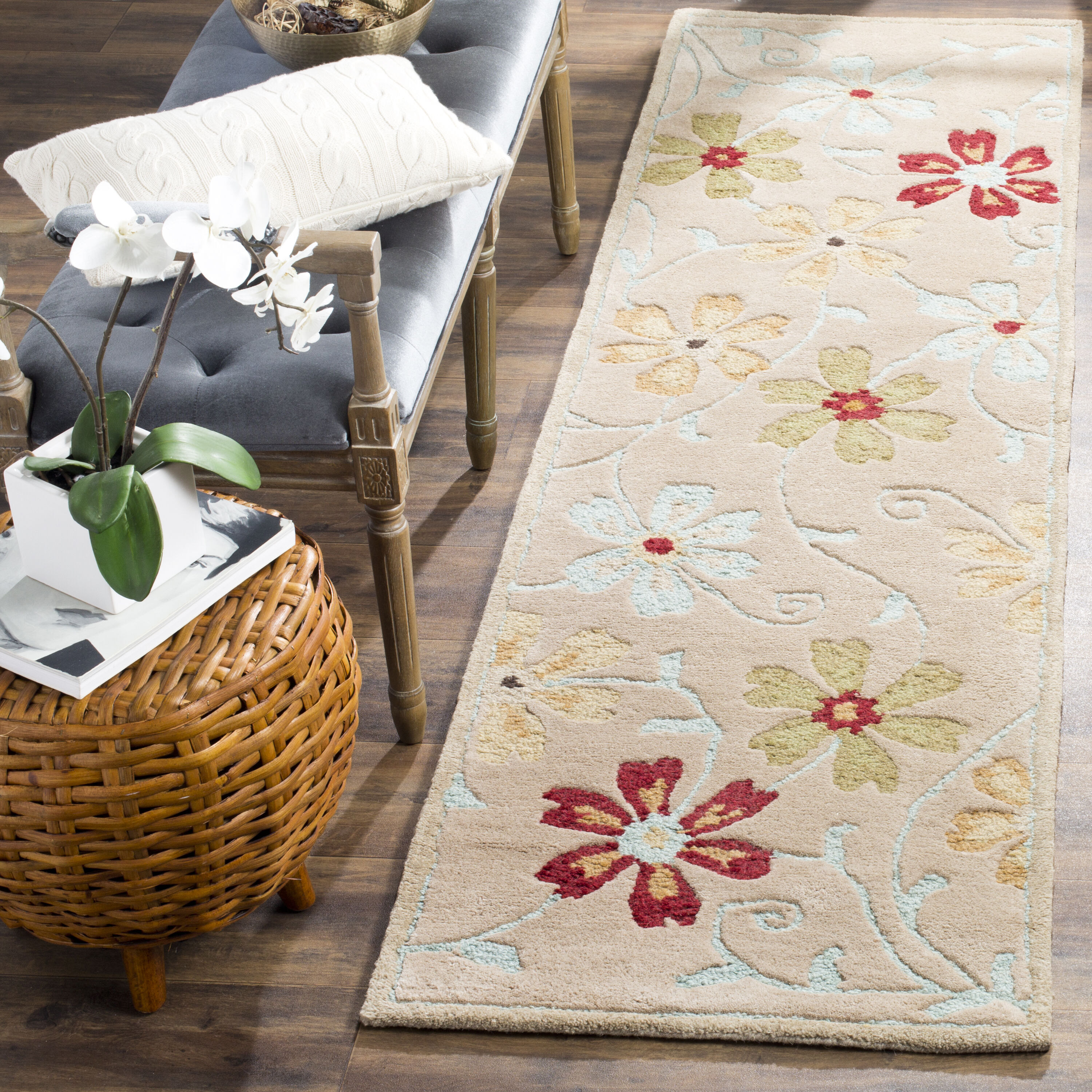 Safavieh BLM784C-28 Blossom Ula 2 x 8 (ft) Hooked Wool Beige/Multi Rectangular Indoor Floral/Botanical Bohemian/Eclectic Runner rug