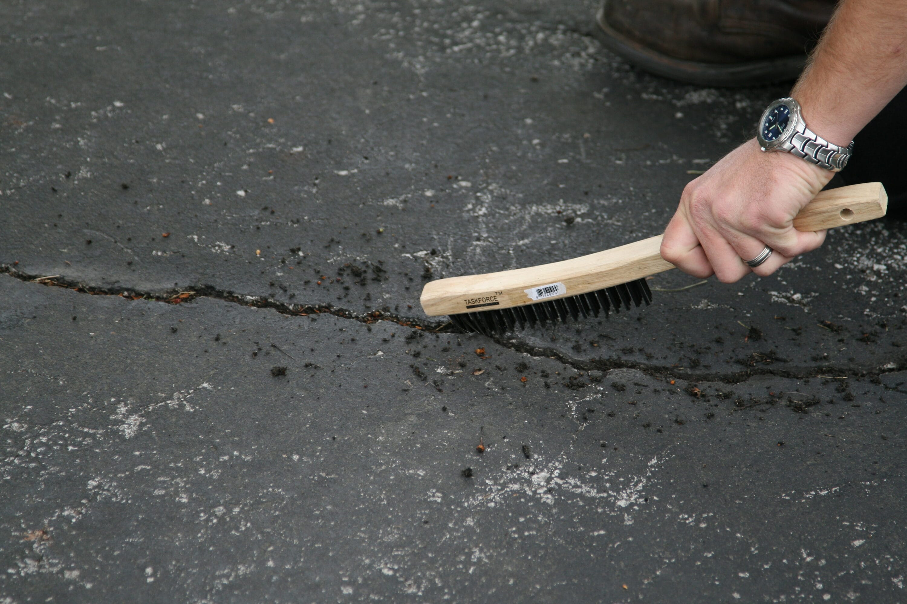 Jetcoat 23751 Asphalt-Crack-Filler - View #2