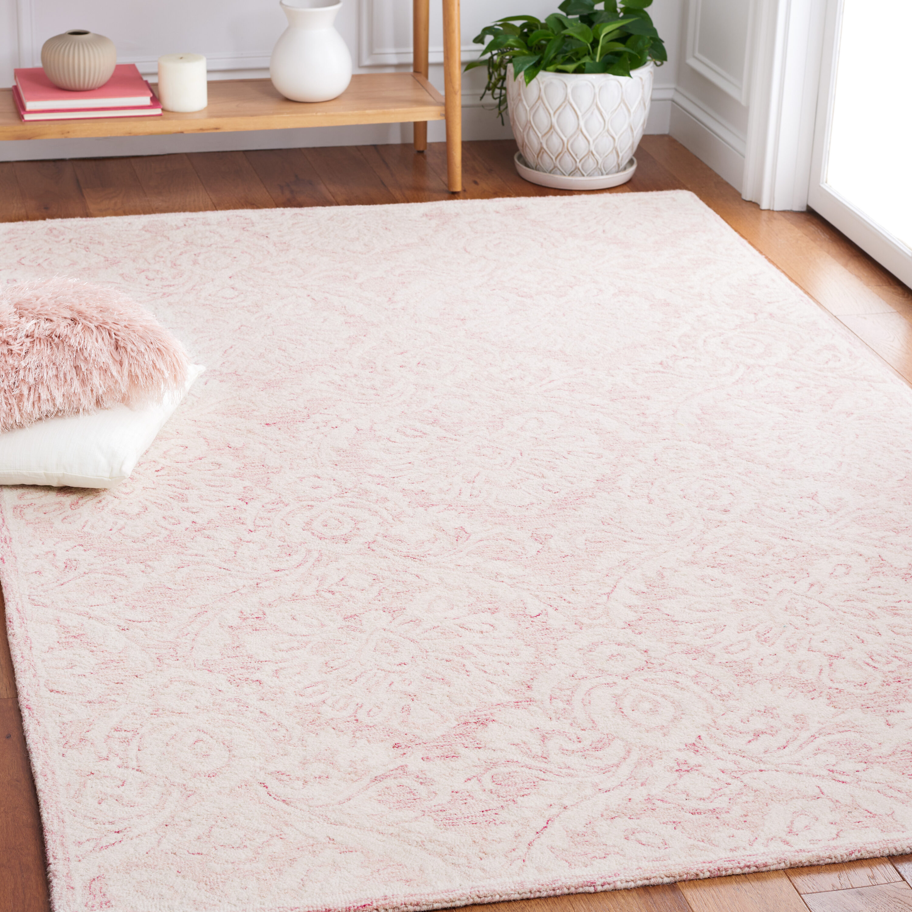  Blossom 106 Pink/Ivory Traditional 5ft x 8ft Medium Rectangle Rug