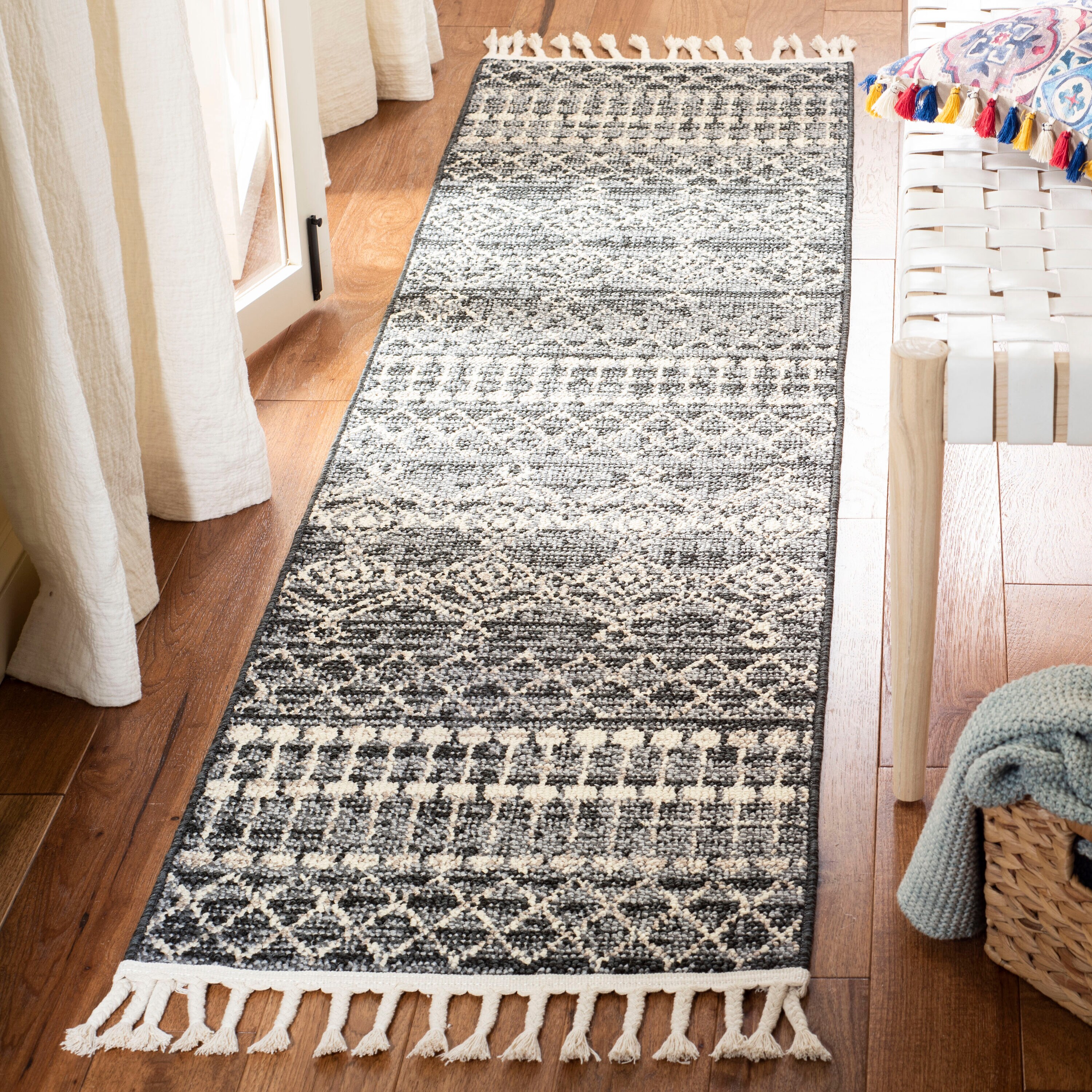 Safavieh MRK752N-28 rugs - View #2