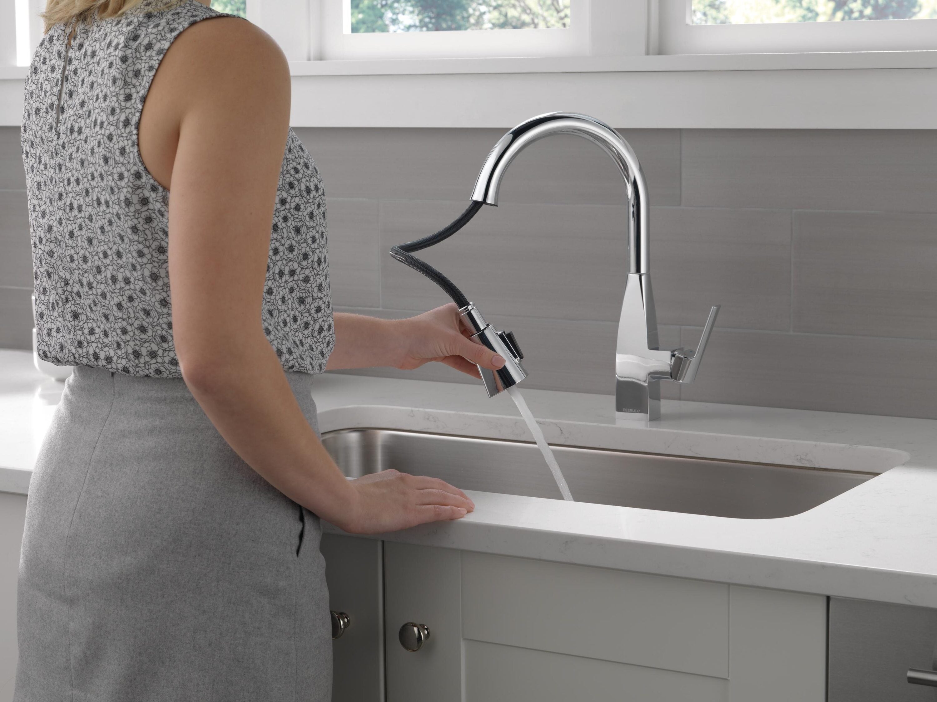 Peerless P7919LF Kitchen-Faucets - View #2