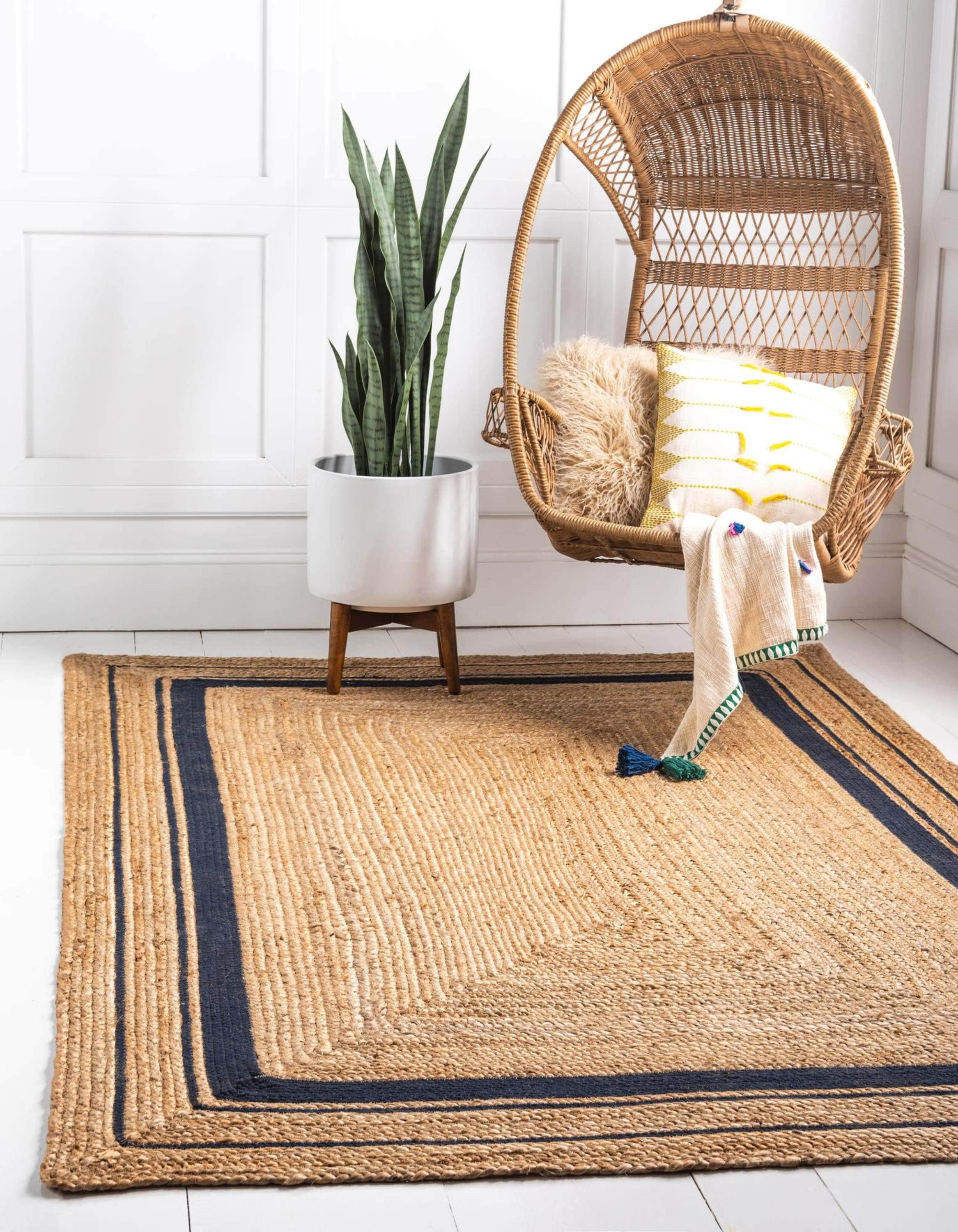 Unique Loom 3142895 Braided Jute 6 x 9 (ft) Jute Natural and Navy Blue Rectangular Indoor Border Area rug