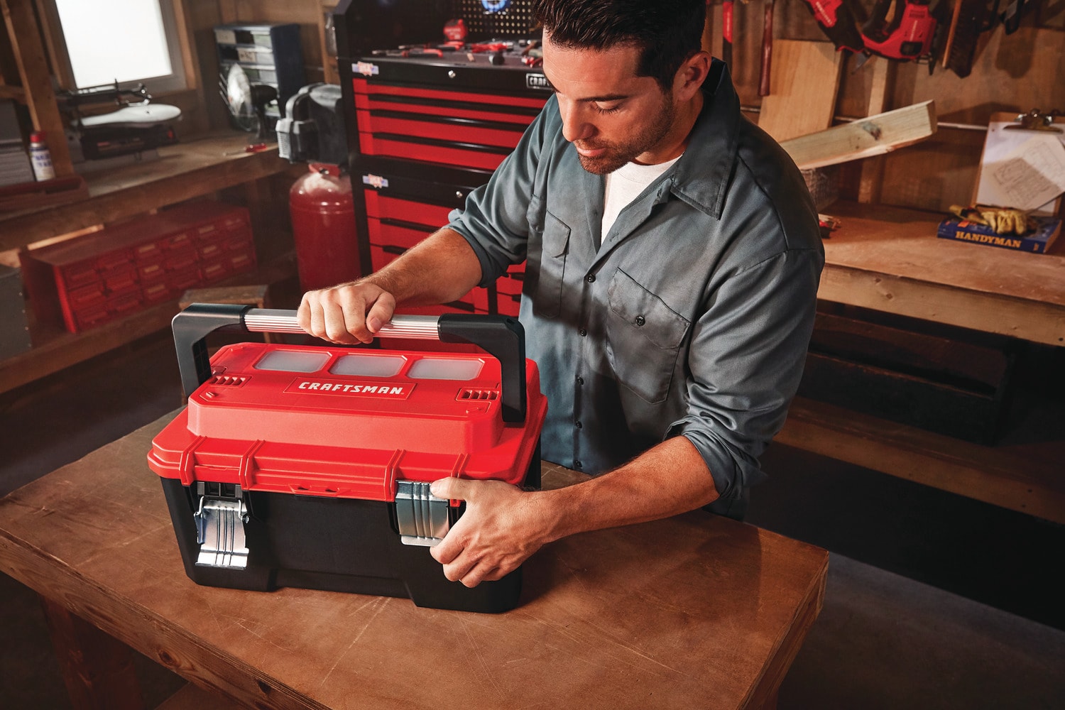 Craftsman 16-in Red Plastic Lockable Tool Box | CMST16901