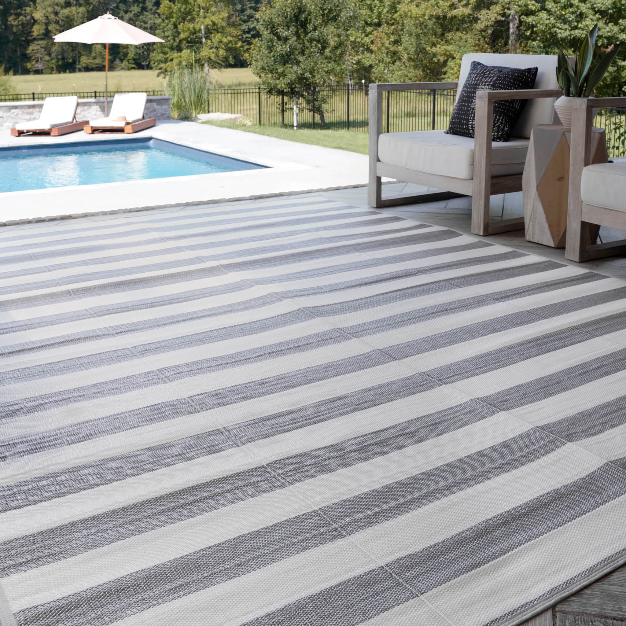 Tayse LNA1109 5X7 Luna 5 x 7 (ft) Flatweave Polypropylene Gray Rectangular Outdoor Stripe Coastal Area rug