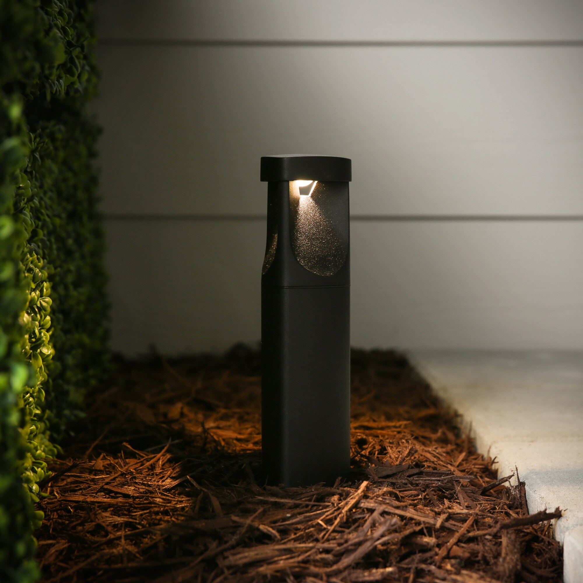 Harbor Breeze 50-Lumen 2-Watt Black Low Voltage LED Outdoor Path Light (3000 K)