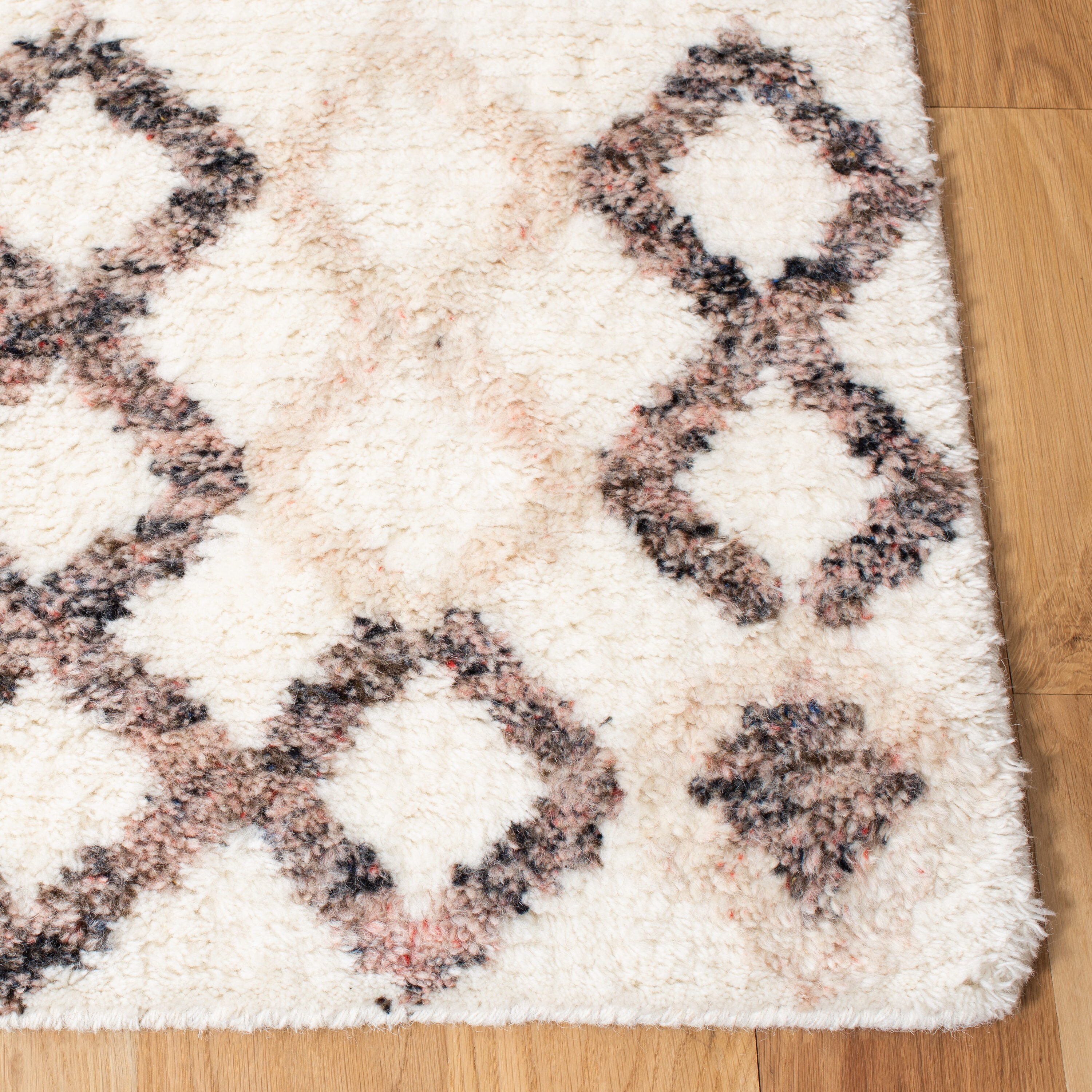 Ivory Hand-Knotted Wool Shag Area Rug, 4' x 6'