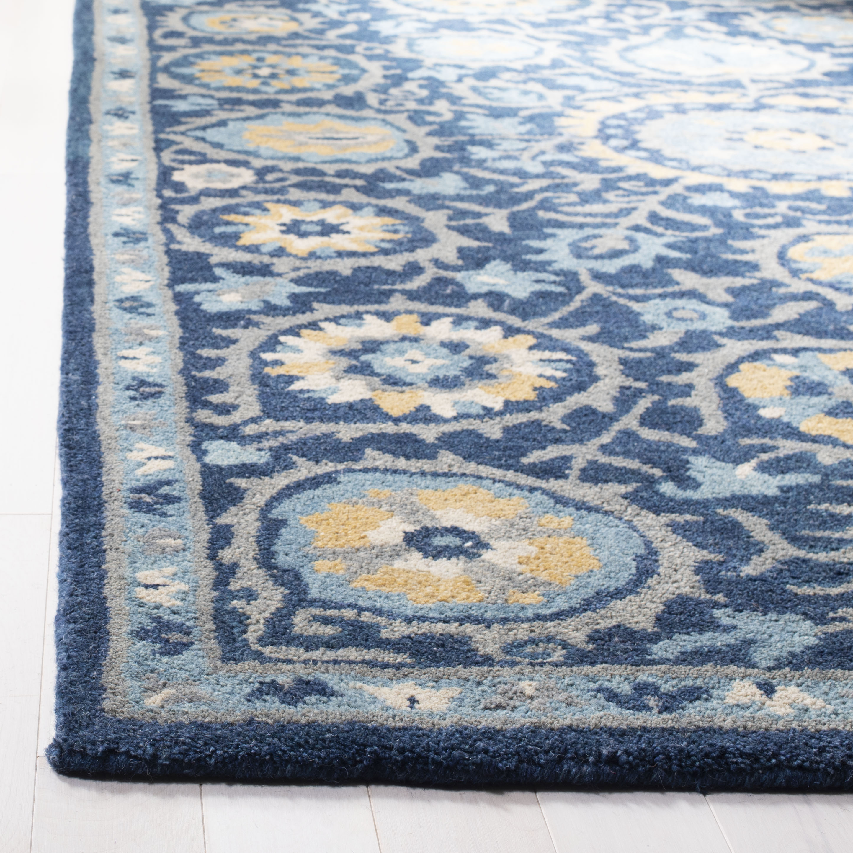 Elegant Navy and Gold Hand-Tufted Wool Area Rug 5' x 8'