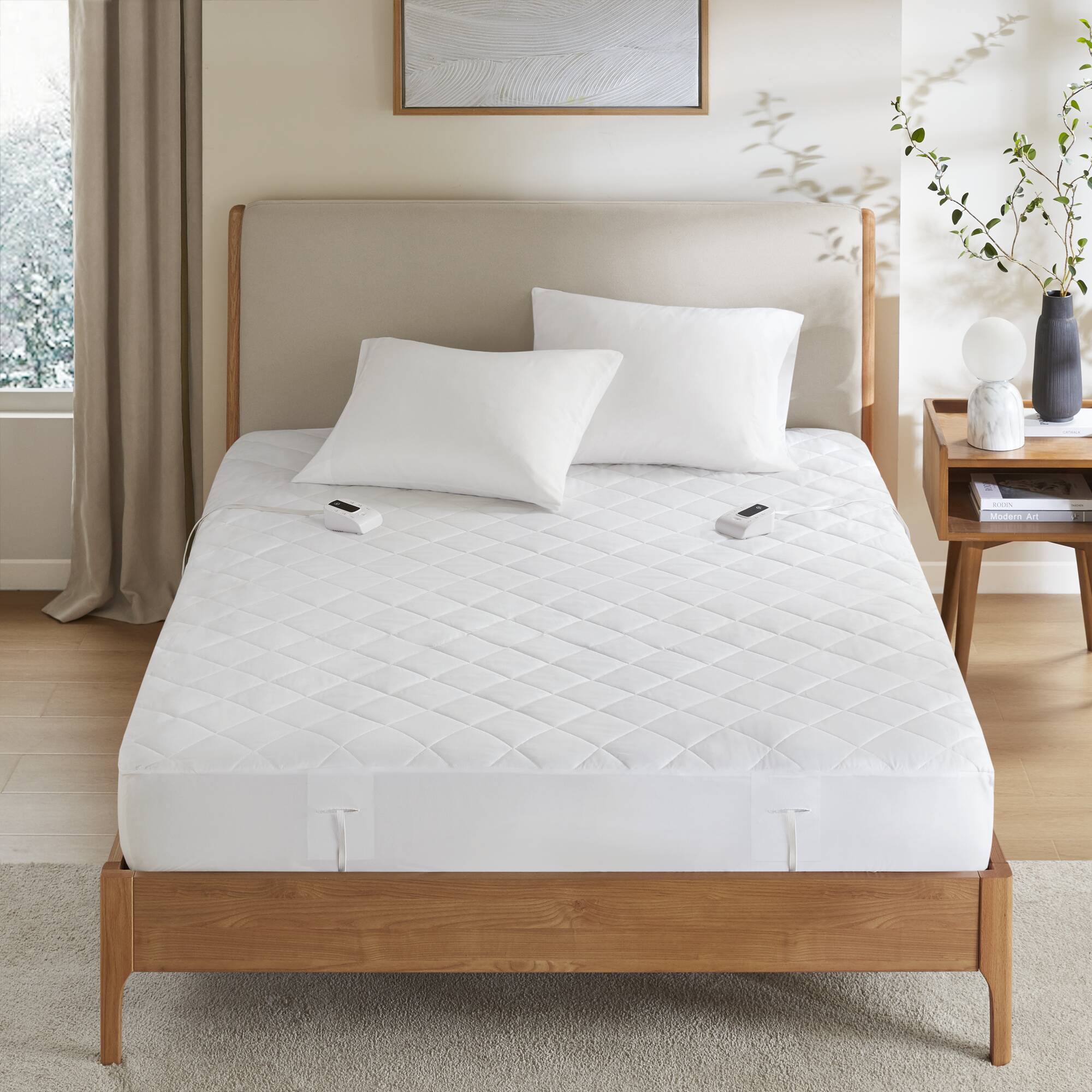 Tinyhomie - 1 Piece Cal King Heated Mattress Pad White