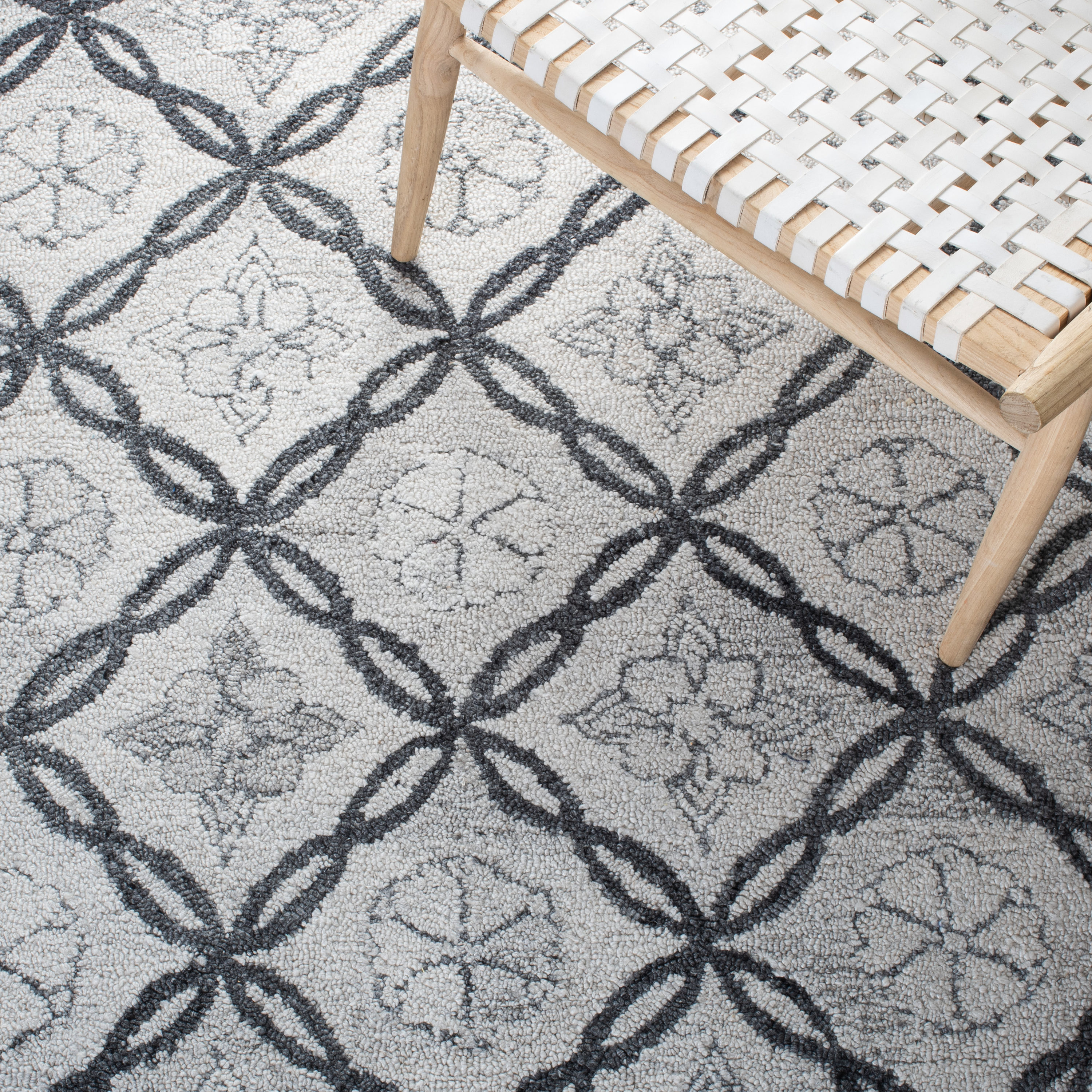 Safavieh MRQ118A-6SQ rugs - View #8