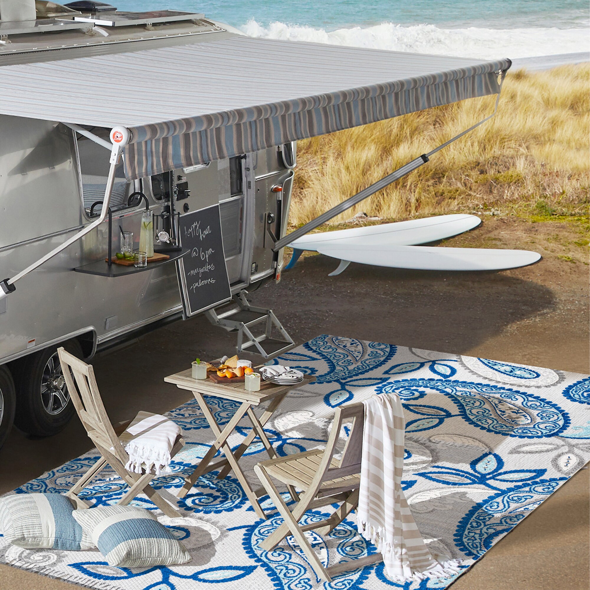 Julien Blue and Light Gray Paisley 5' x 7' Synthetic Rug