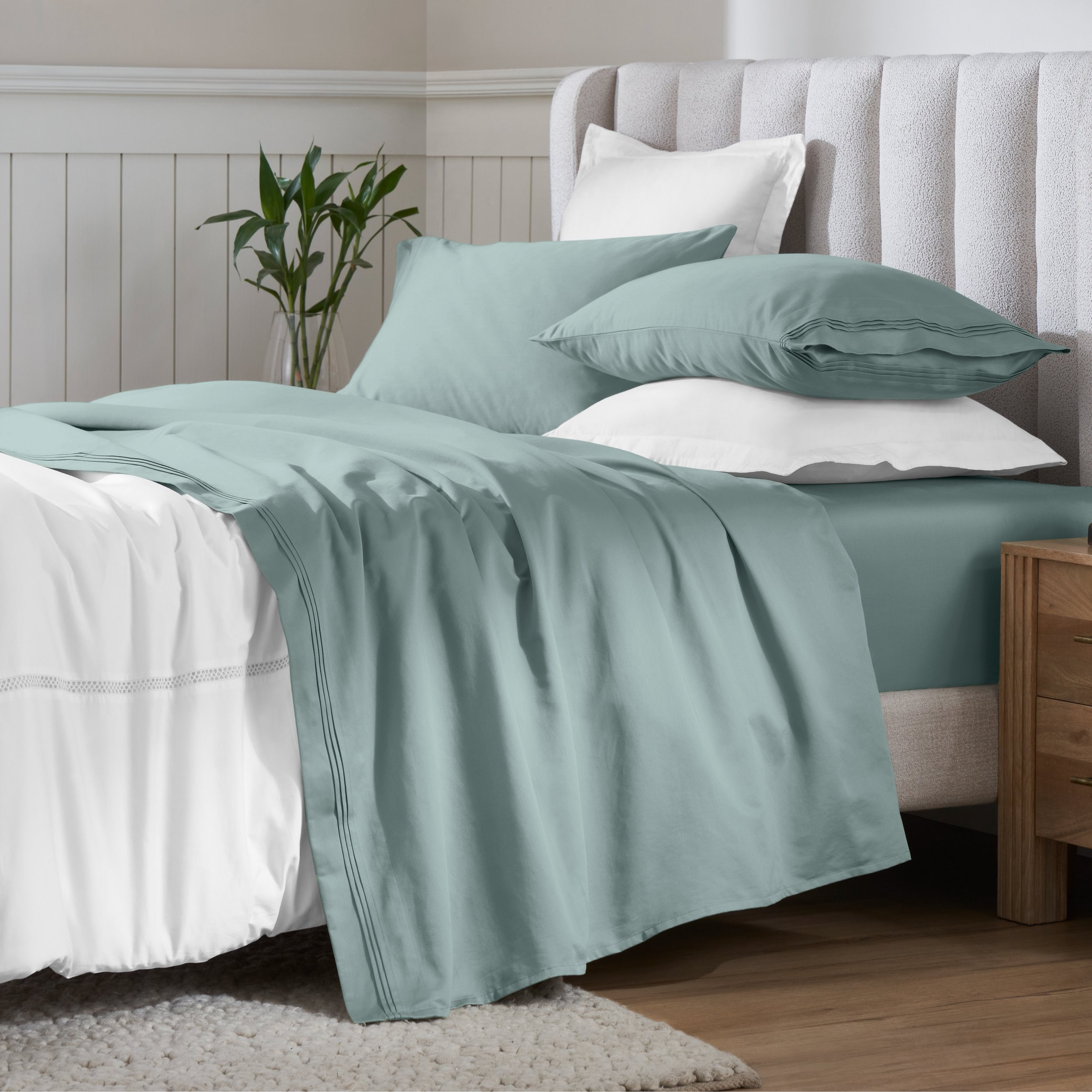Superior Queen 650-Thread Count Egyptian Cotton 4-Piece Bed Sheet Set