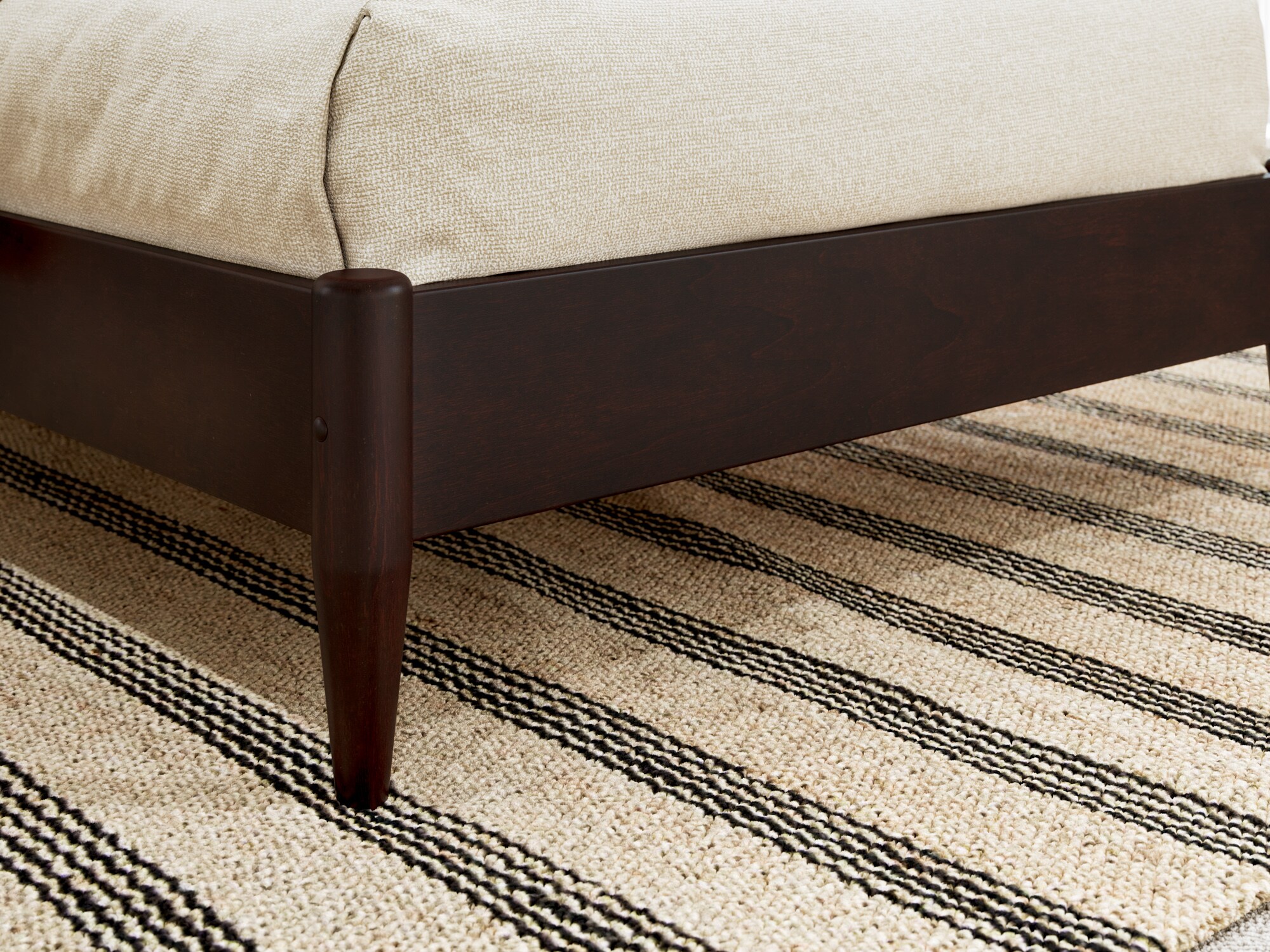 AFI Furnishings AR8178021 beds - View #8