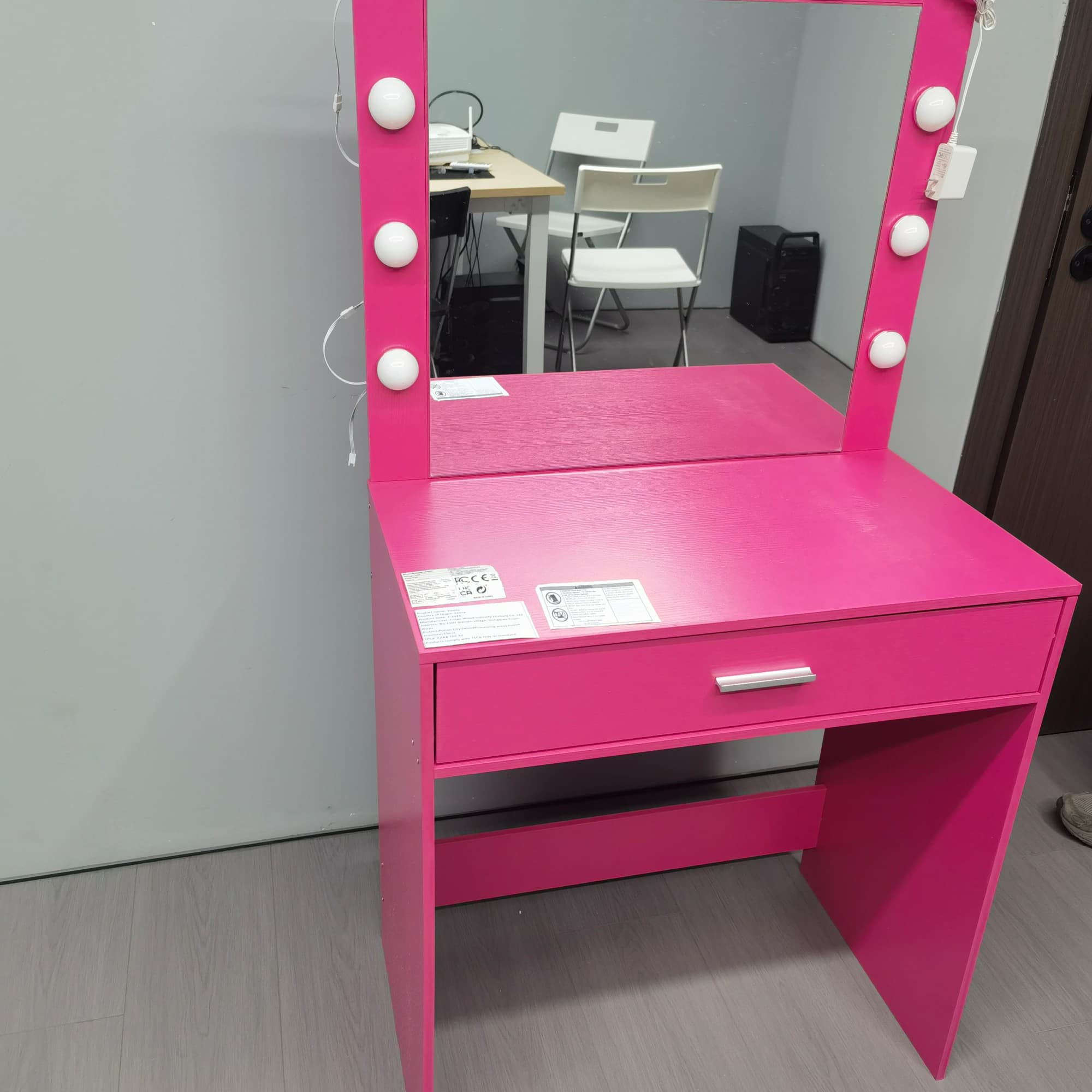 Lycvki MUT-48 Bedroom-Vanities - View #5