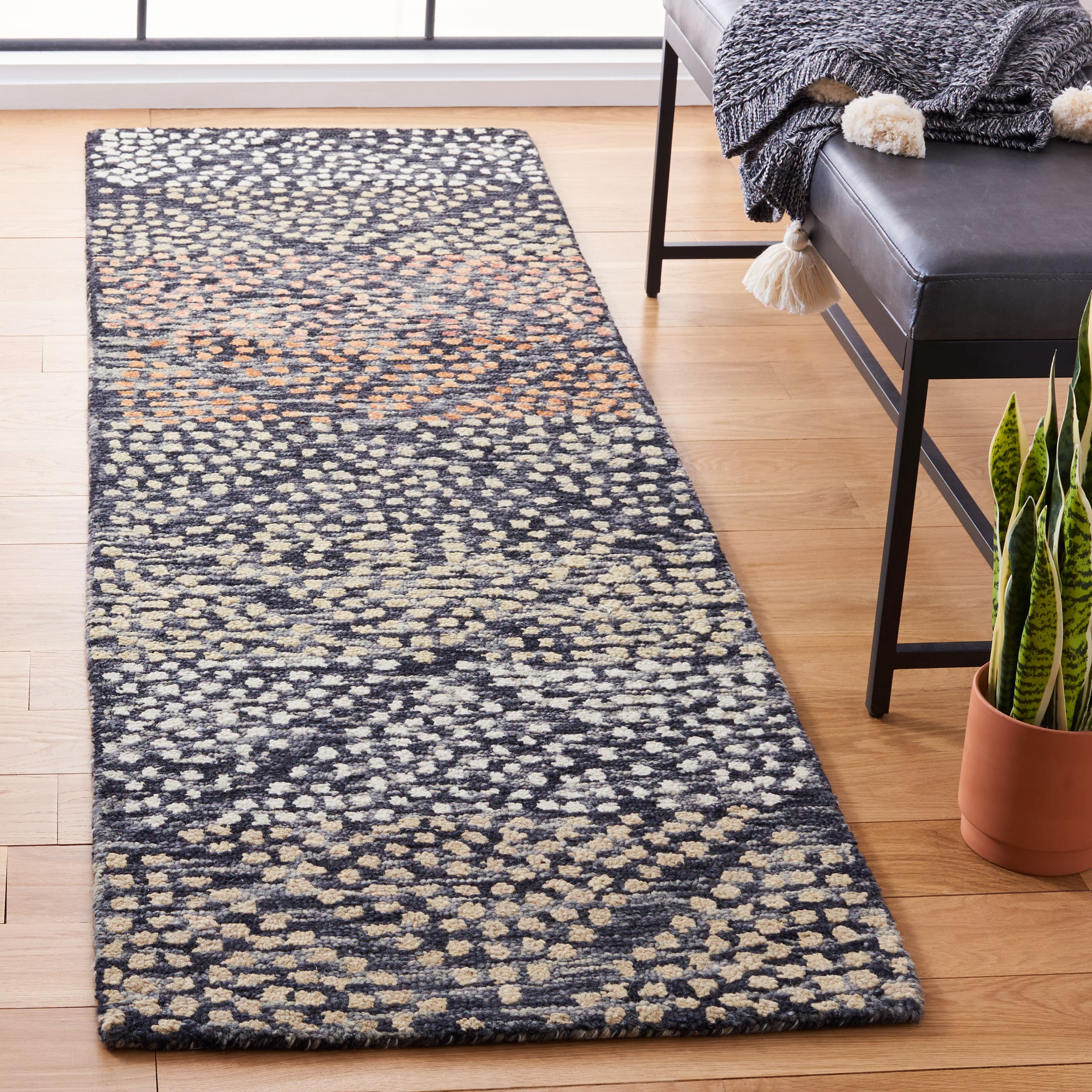 Trace Ivory and Navy Hand-Tufted Wool Area Rug