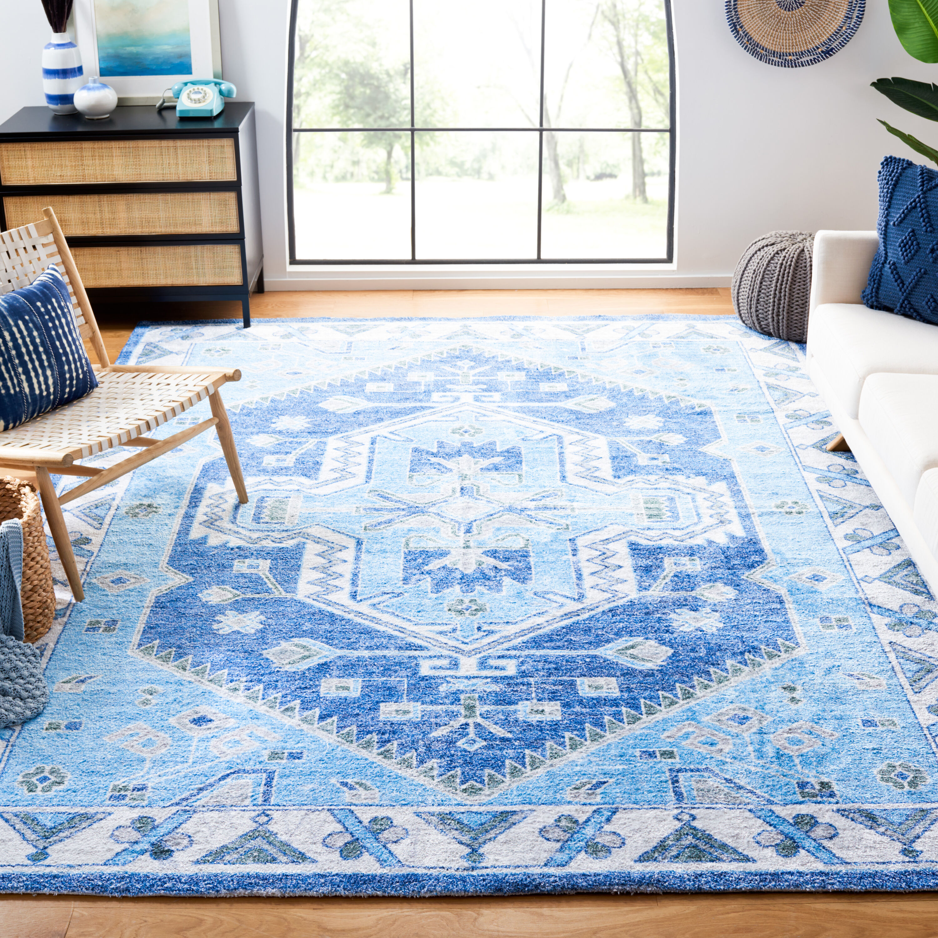 Saffron 549M Blue Ivory 8 x 10 Rectangular Area rug