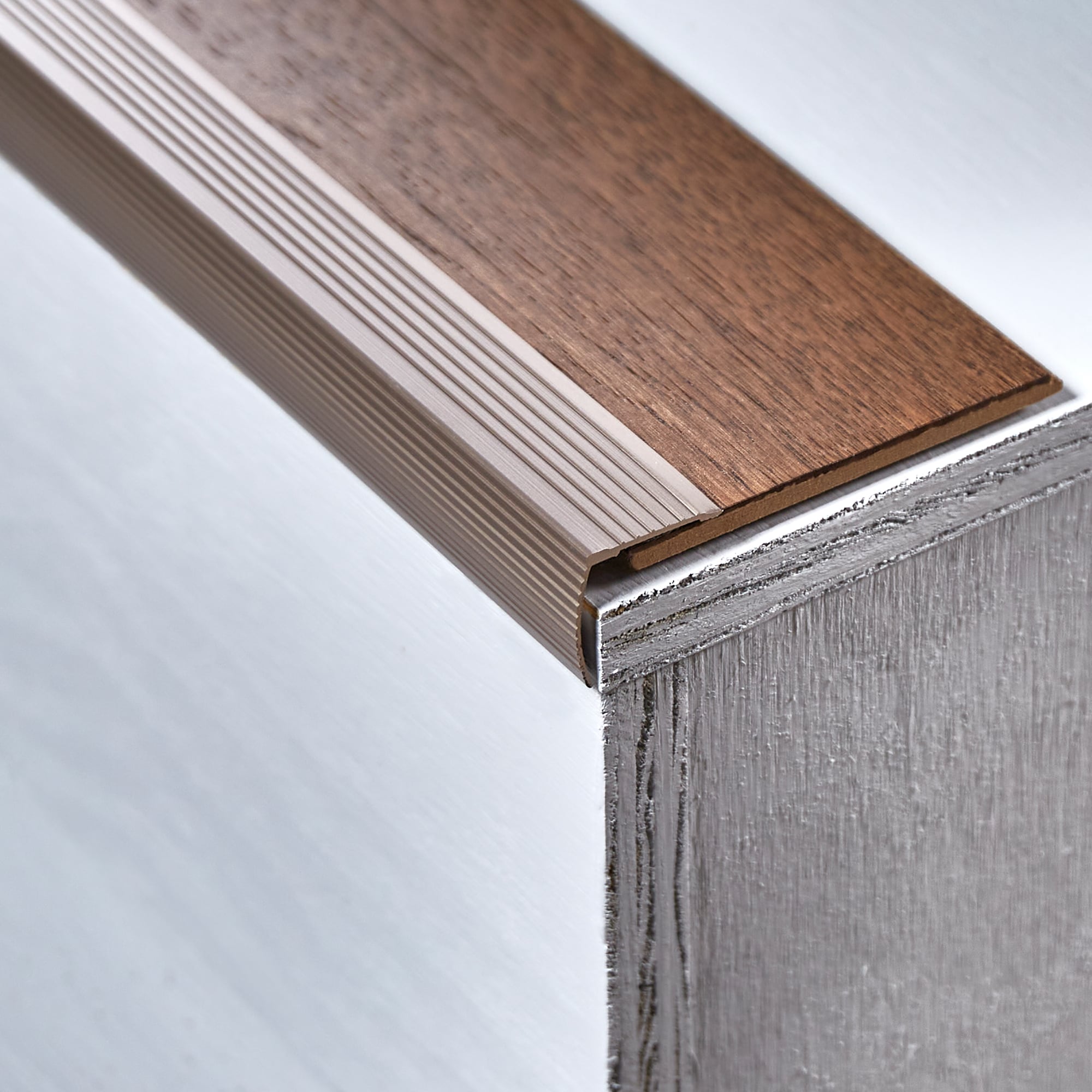 M-D 43310 Stair-Nosing - View #2