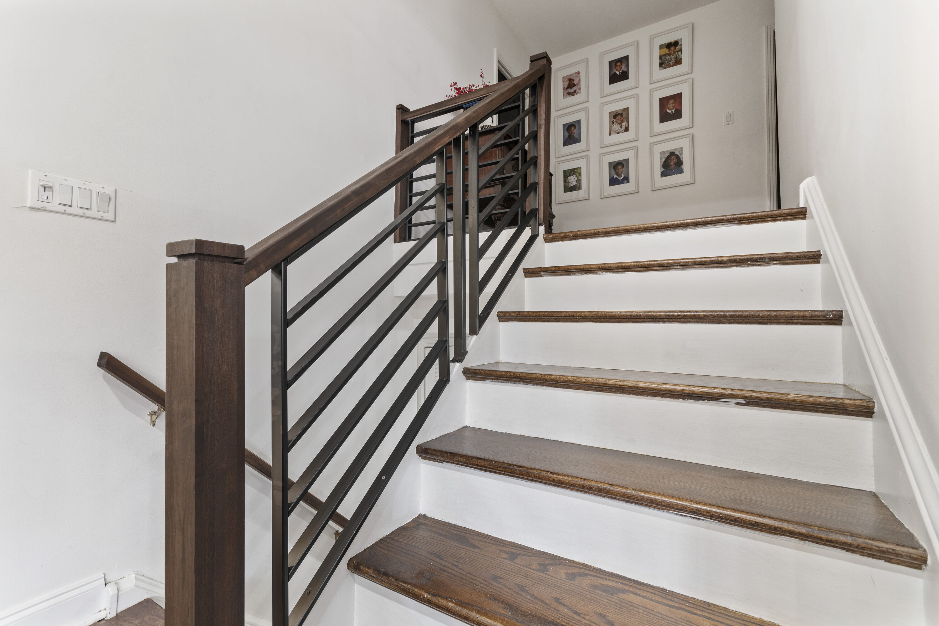 L.J. Smith Stair Systems LJ-4101G-M Interior-Stairpart-Newel-Posts - View #2