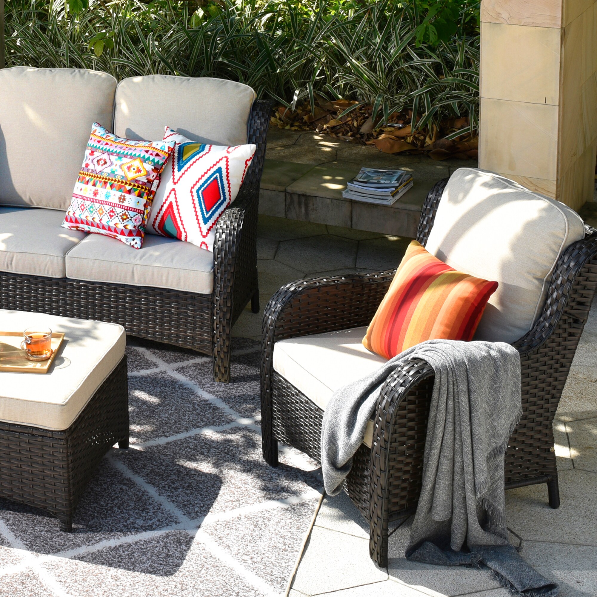 Ovios 8Piece Wicker Patio Conversation Set with Offwhite Cushions in the Patio Conversation