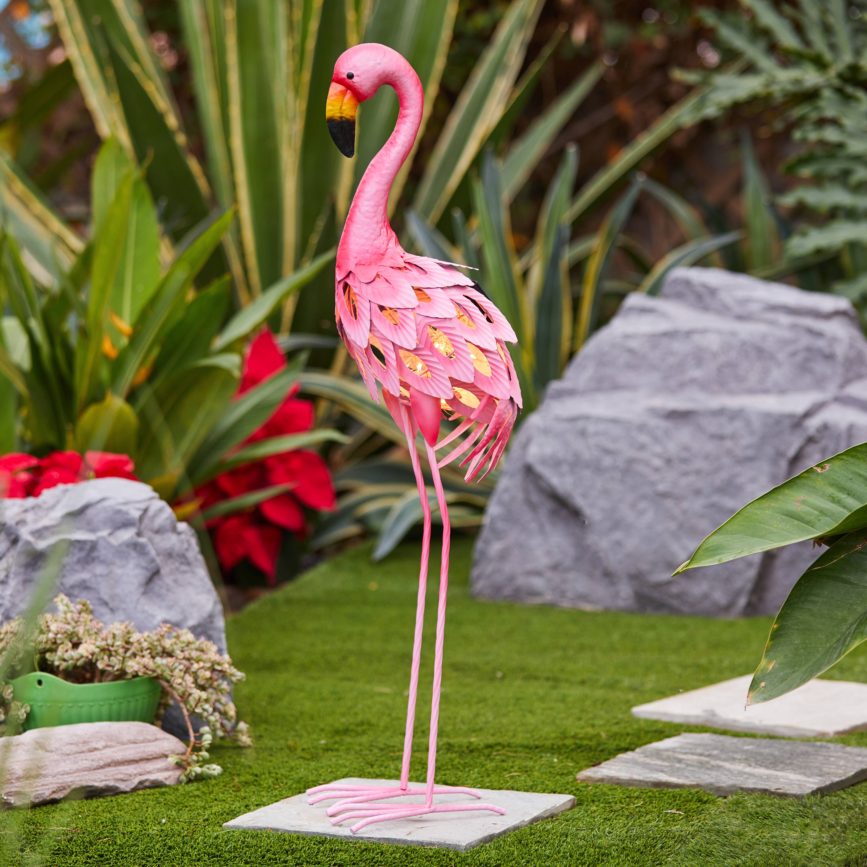 34-Inch Pink Metal Flamingo Garden Statue with Solar Lights