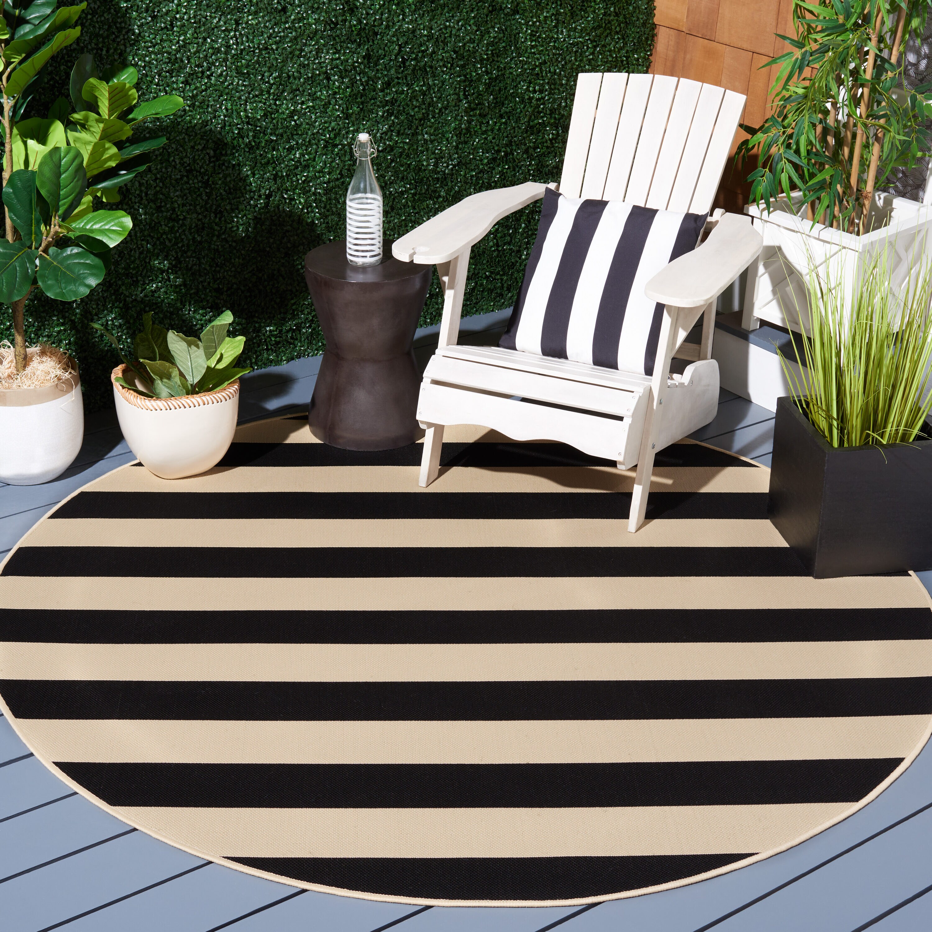 Safavieh - Courtyard Cy6812-25612 Beige Black 7 x 7 Round Area rug
