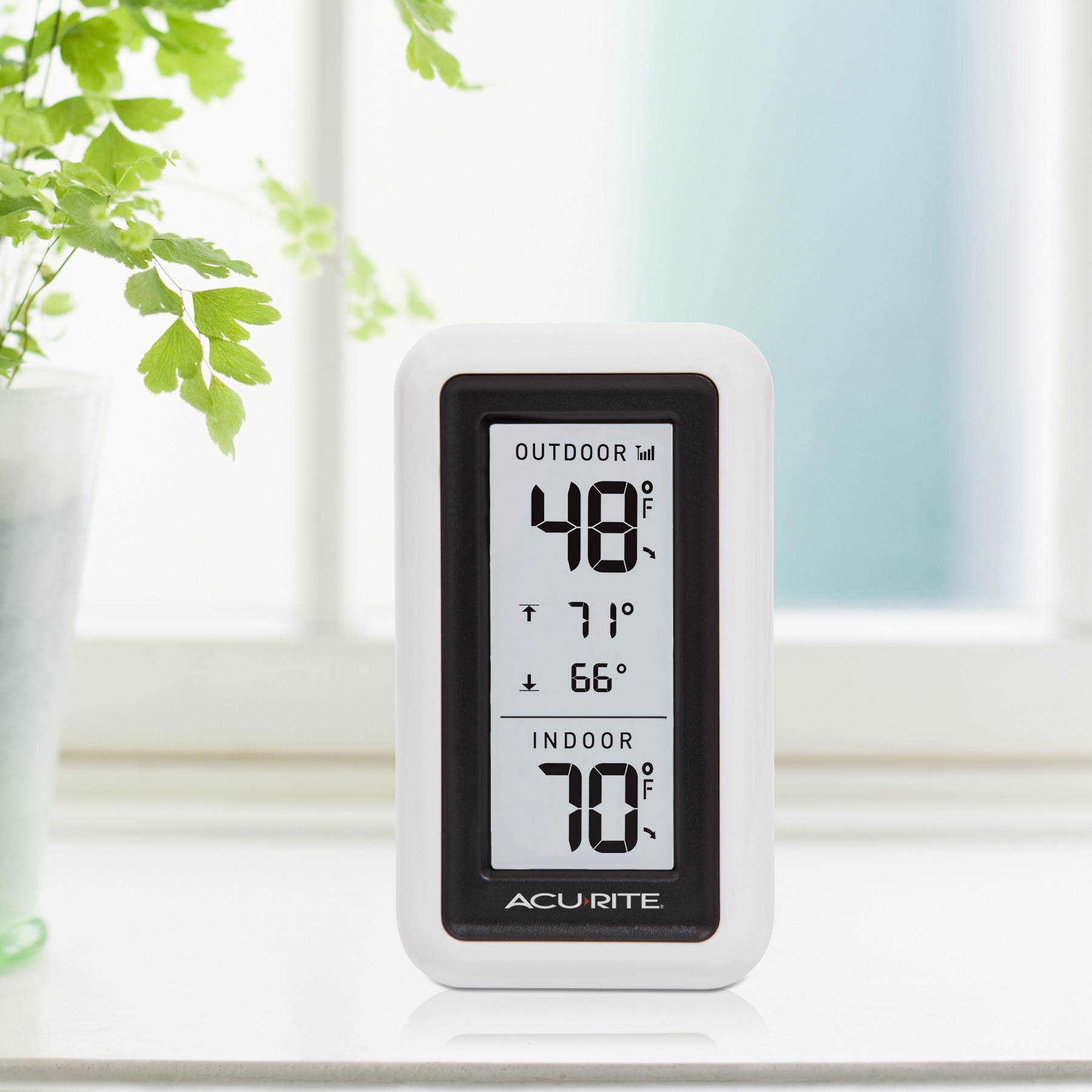 AcuRite Indoor/Outdoor Thermometer with Wired Sensor