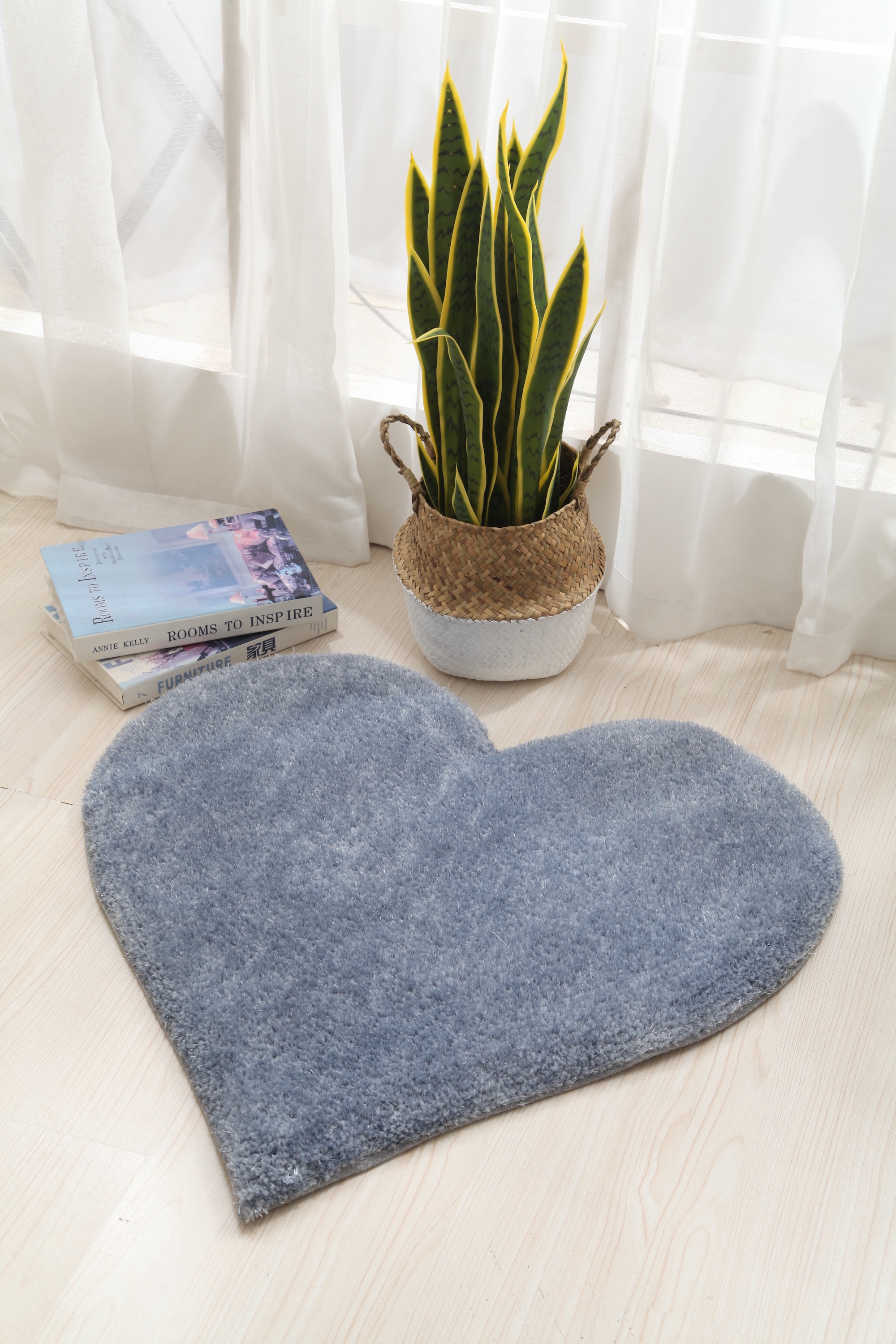 MDA Rugs KD102424 Hearts 2 x 2 (ft) Polyester Gray Heart Indoor Solid Area rug