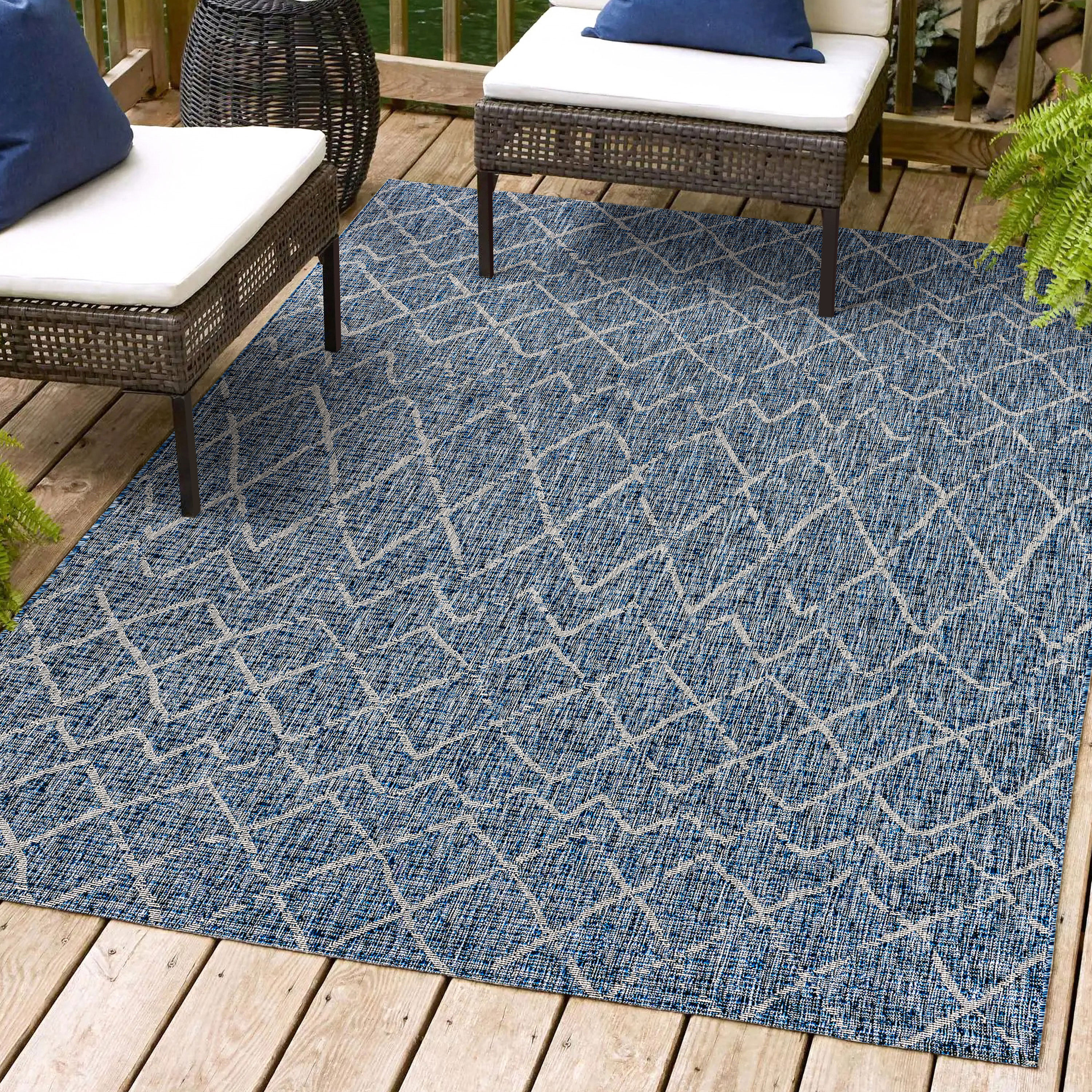 JONATHAN  Y SMB114B-5 Santa Monica Madaba 5 x 8 (ft) Loomed Polypropylene Navy/Light Gray Rectangular Indoor/Outdoor Solid Bohemian/Eclectic Area rug