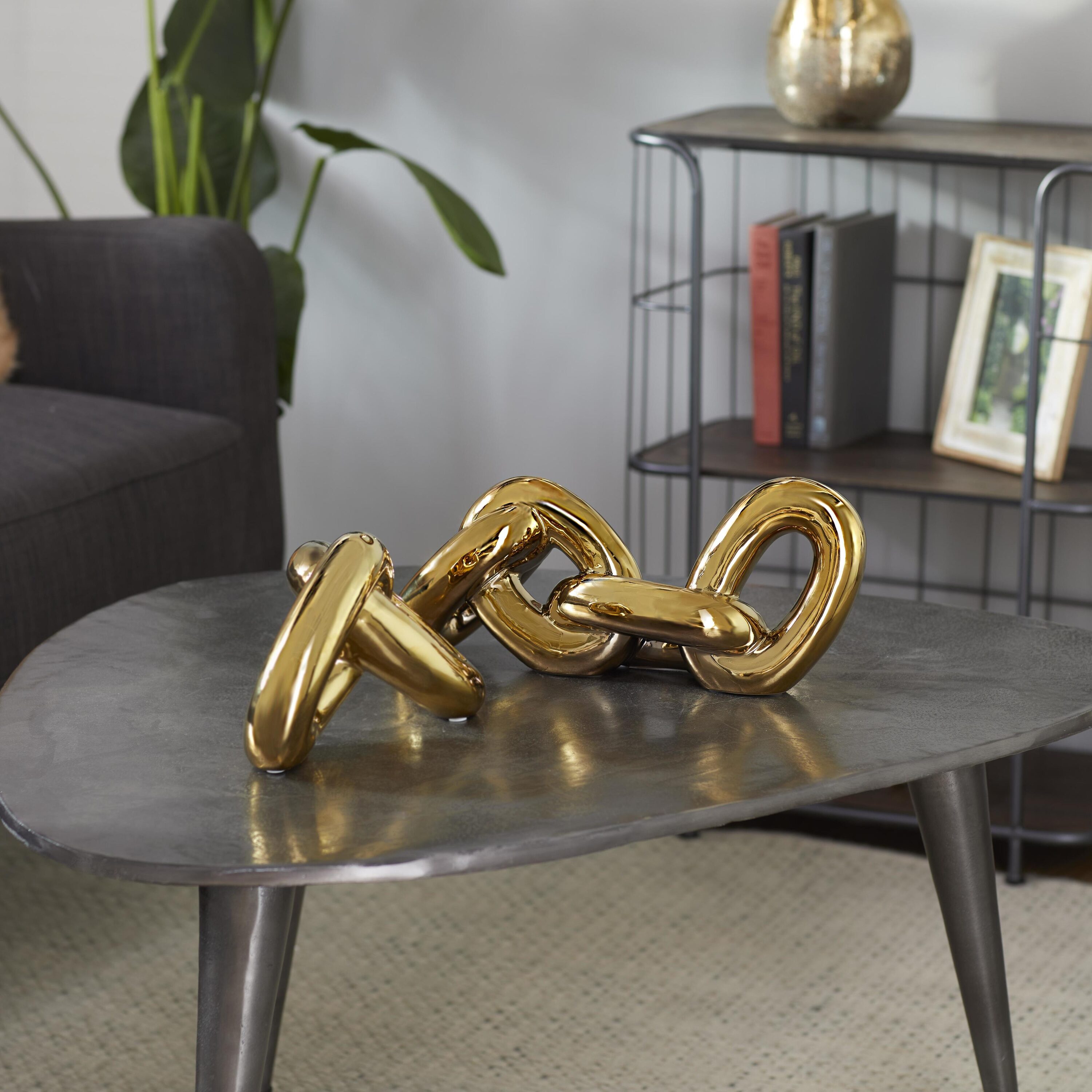 CosmoLiving by Cosmopolitan 57170 Gold Porcelain Glam Sculpture