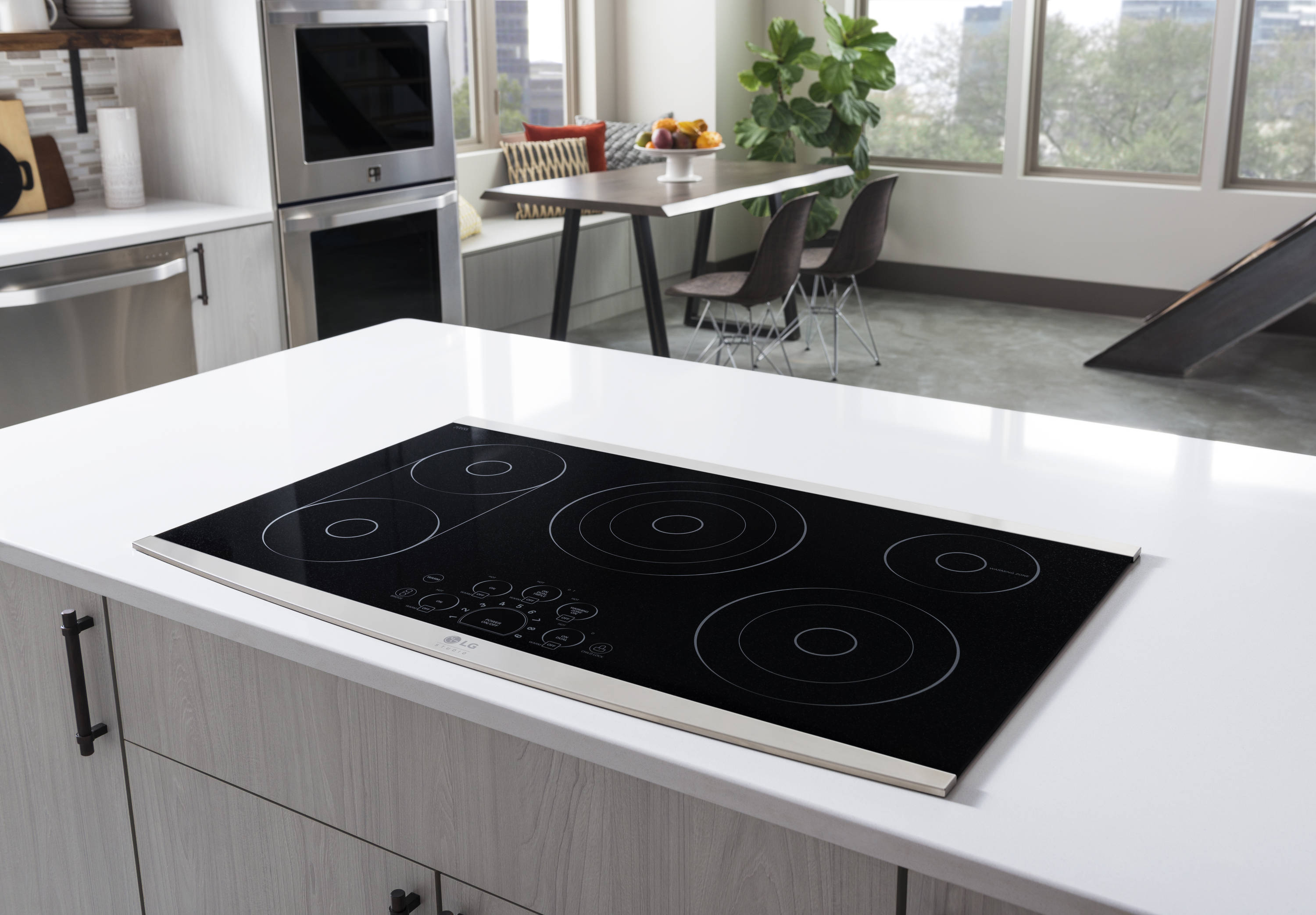 Electric cooktop at Lowe's