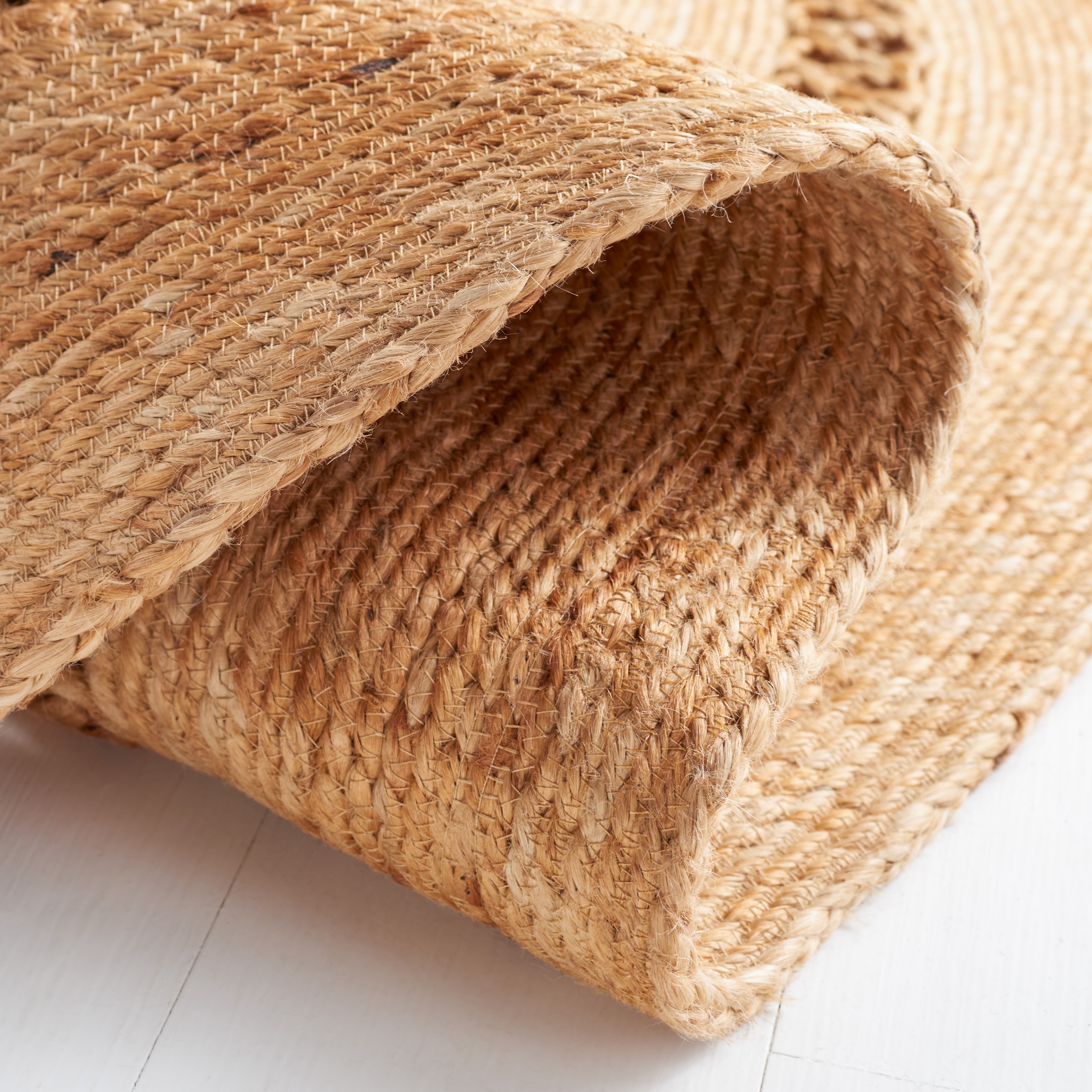 Natural Handwoven Jute Round Rug with Open Weave Design