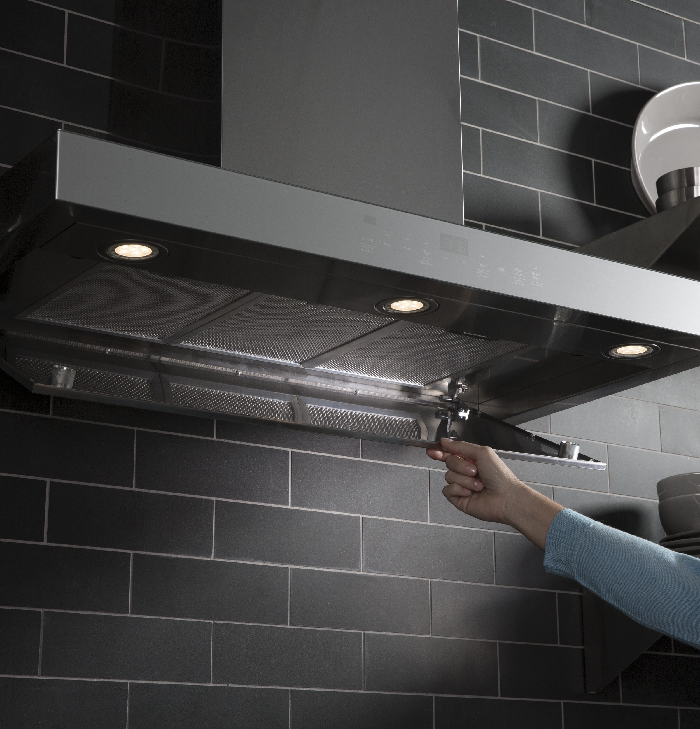 GE UVW9361SLSS Wall-Mounted-Range-Hoods - View #10