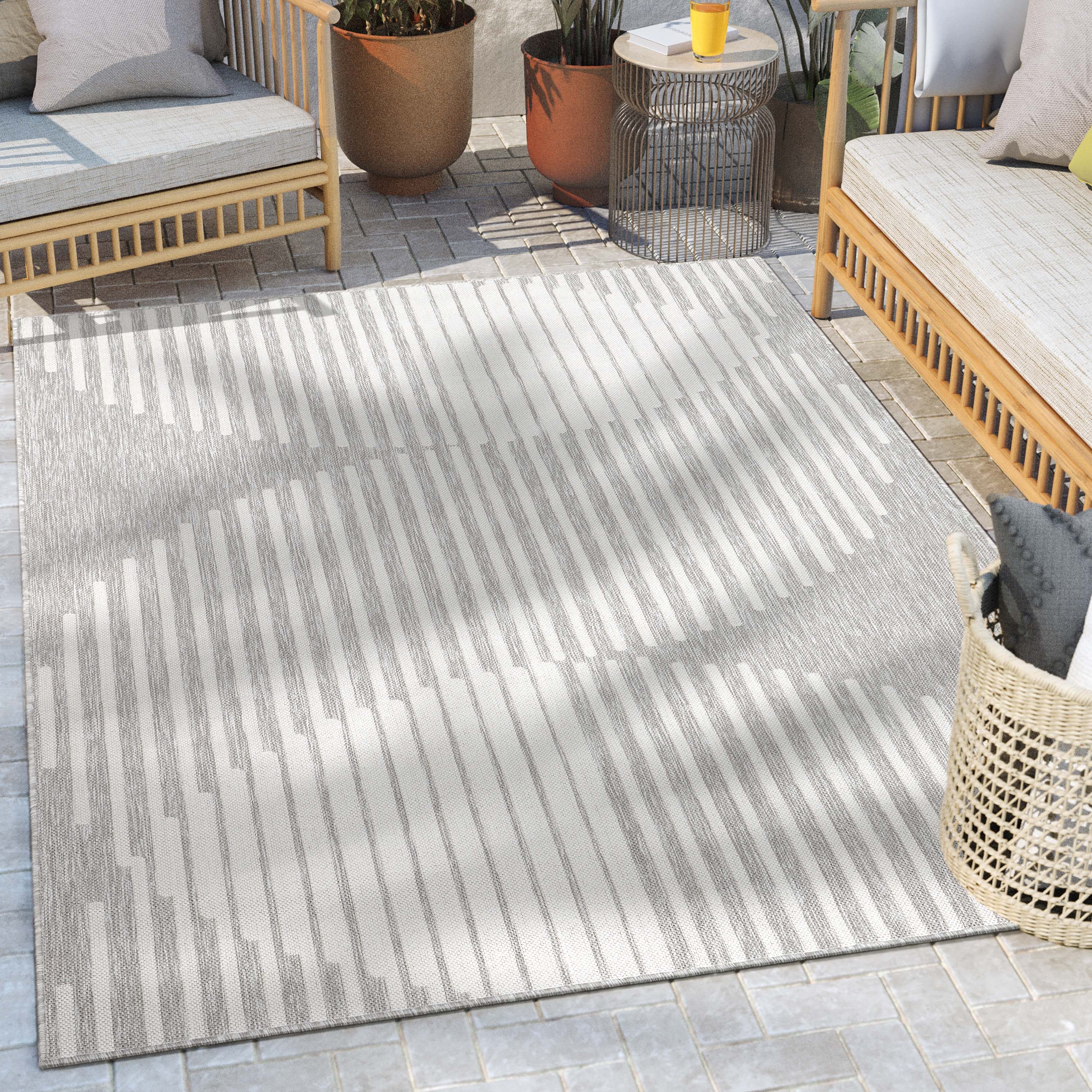 Well Woven MED-172-5 5 x 7 (ft) Flatweave Polypropylene Ivory Grey Rectangular Indoor/Outdoor Stripe Mid-Century Modern Area rug