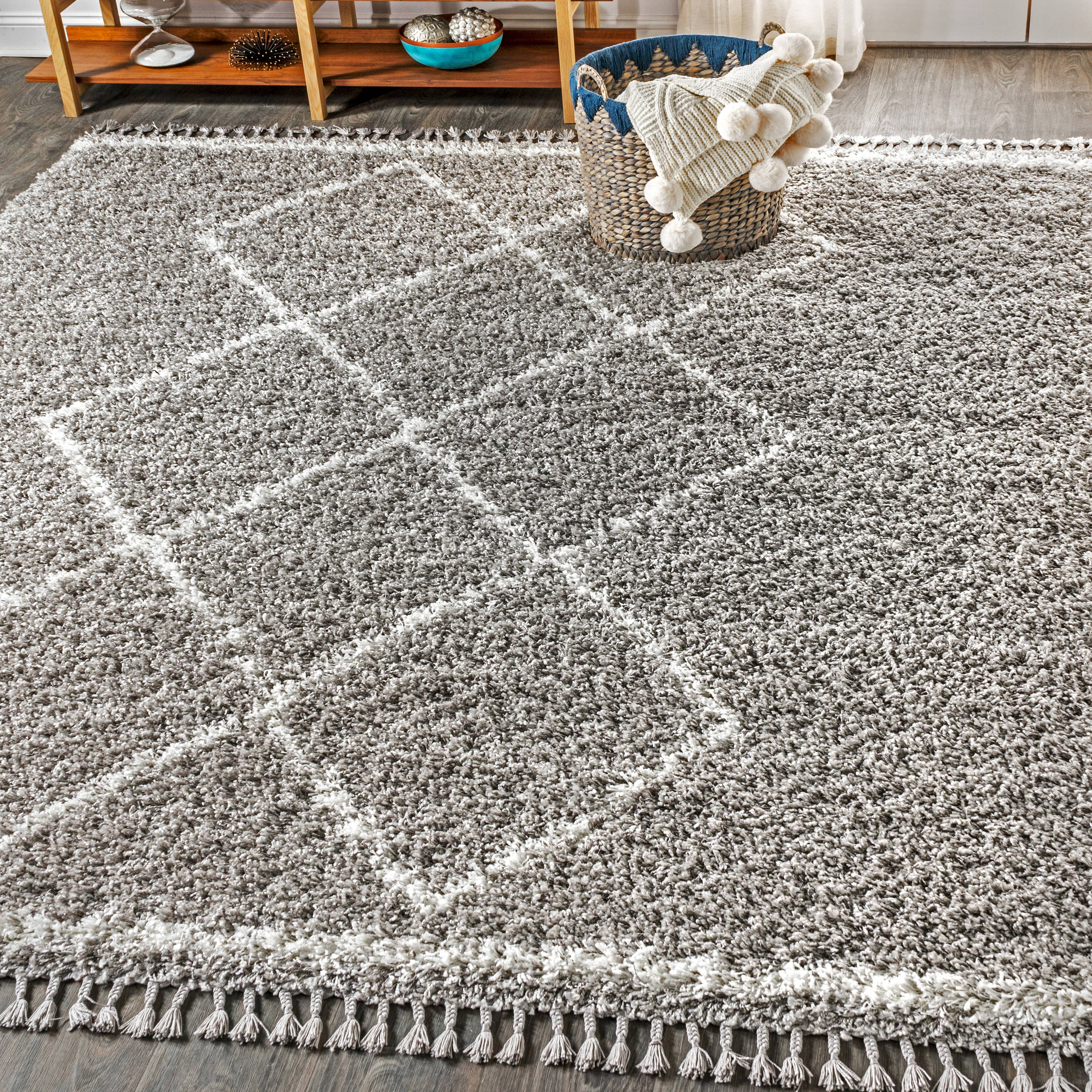 JONATHAN  Y MCR103C-5 Mercer Shag Plush Tassel 5 x 8 (ft) Loomed Polypropylene Grey/Cream Rectangular Indoor Trellis Bohemian/Eclectic Area rug