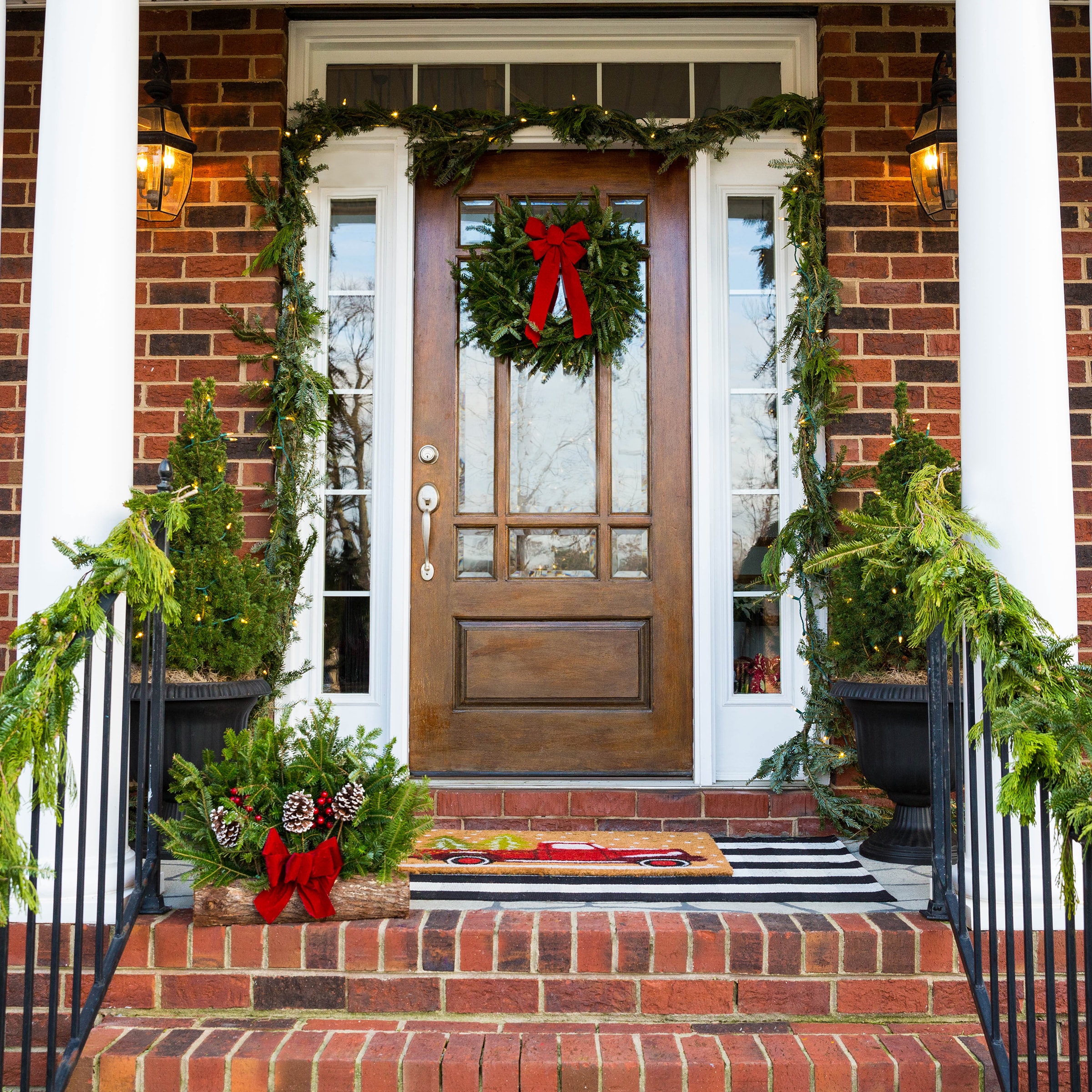 Metrolina Greenhouses 22-in Real Fraser Fir Christmas Wreath 4455