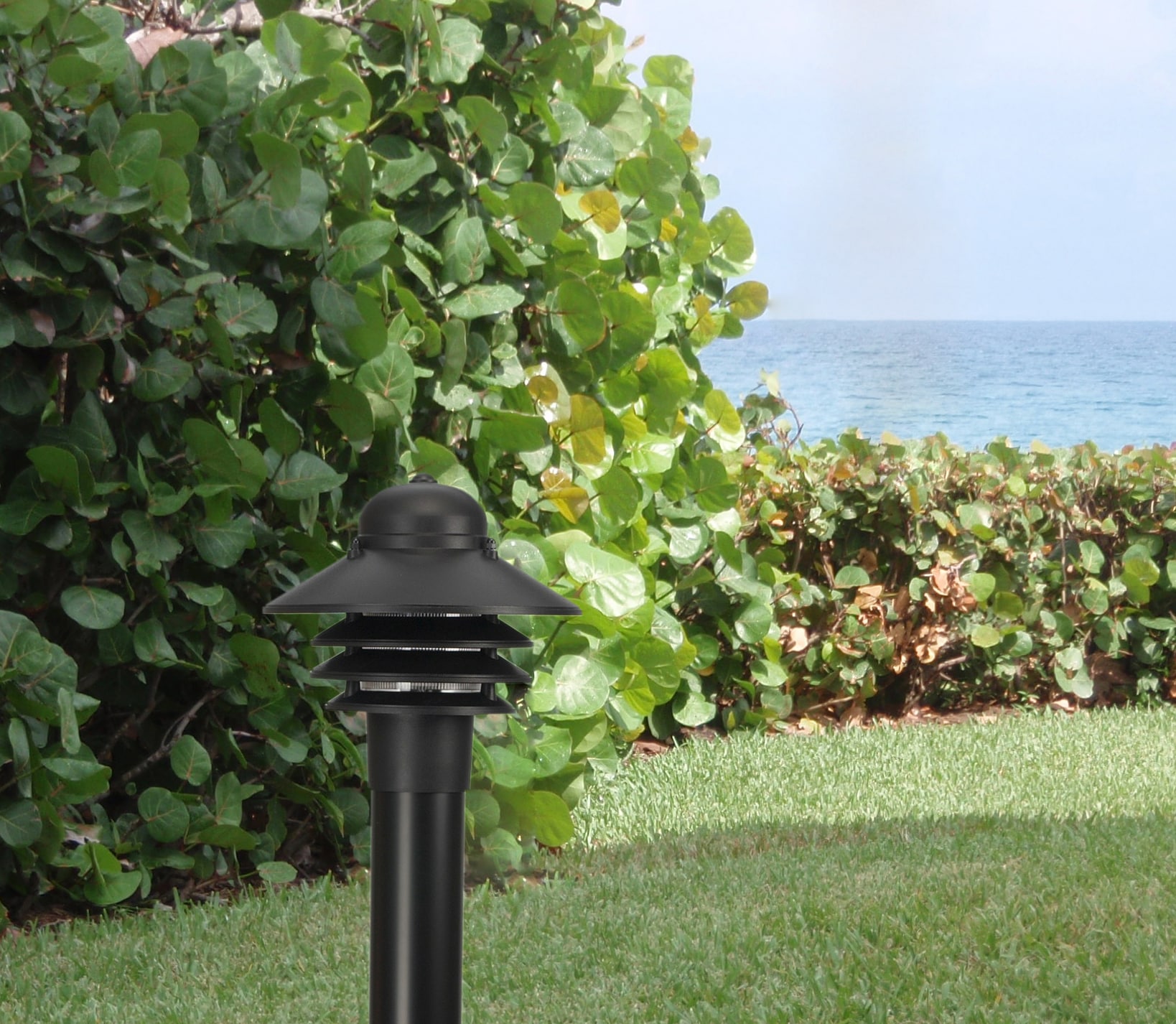 Solus SPC75TC-LE26W-B Post-Lights - View #3