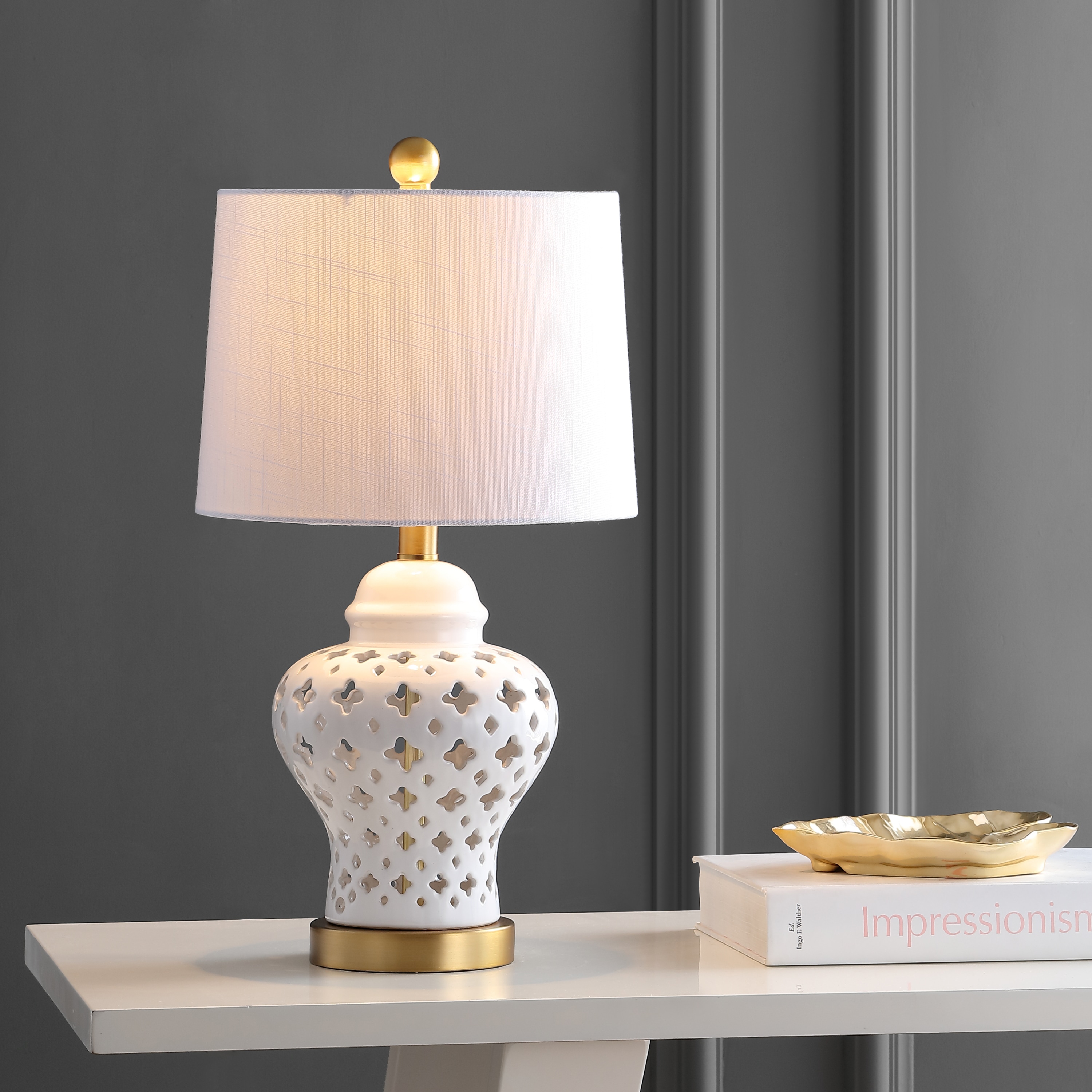 JONATHAN  Y JYL6210A Quatrefoil Fretwork Ginger Jar Moroccan Filigree Ceramic 20.5-in Brass Gold LED Incandescent Rotary socket Table Lamp with Linen Shade