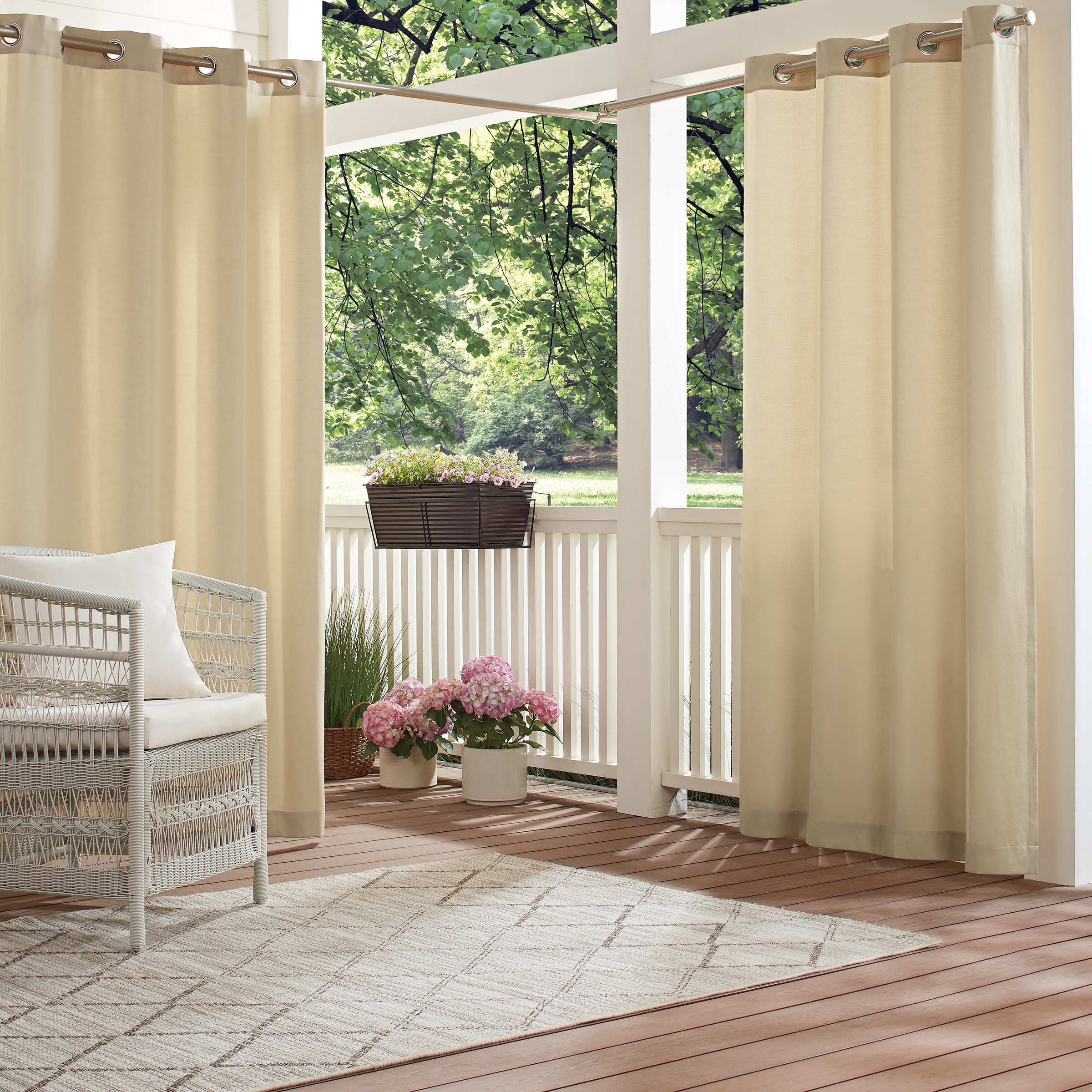 Waverly 22716801398 108-Inches Outdoor Linen Room darkening Standard lined Grommet Single curtain panel