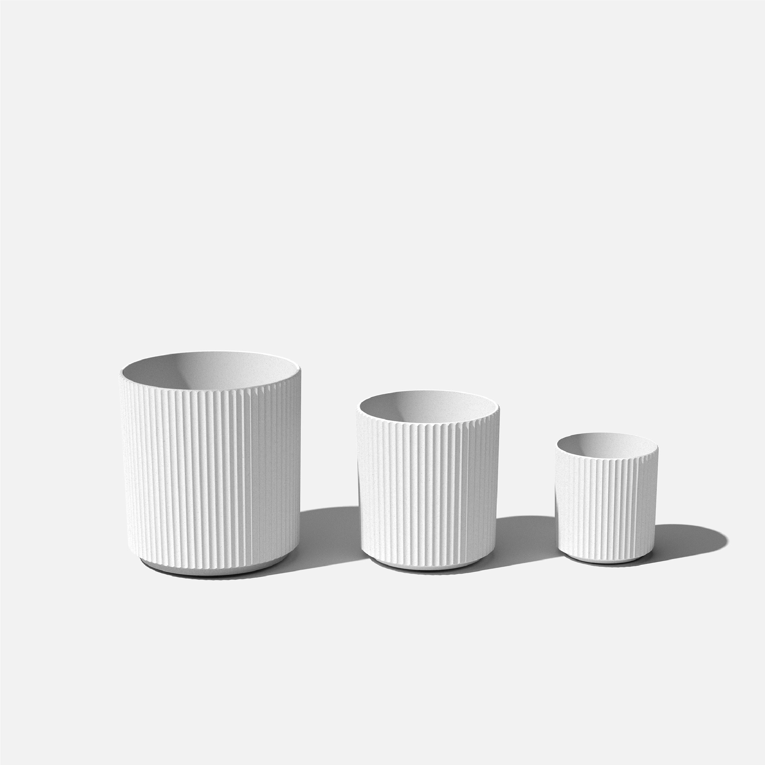 Veradek DMV-BUN-W Round 19.5-in W Extra Large White Plastic Indoor/Outdoor Planter with Drainage Holes