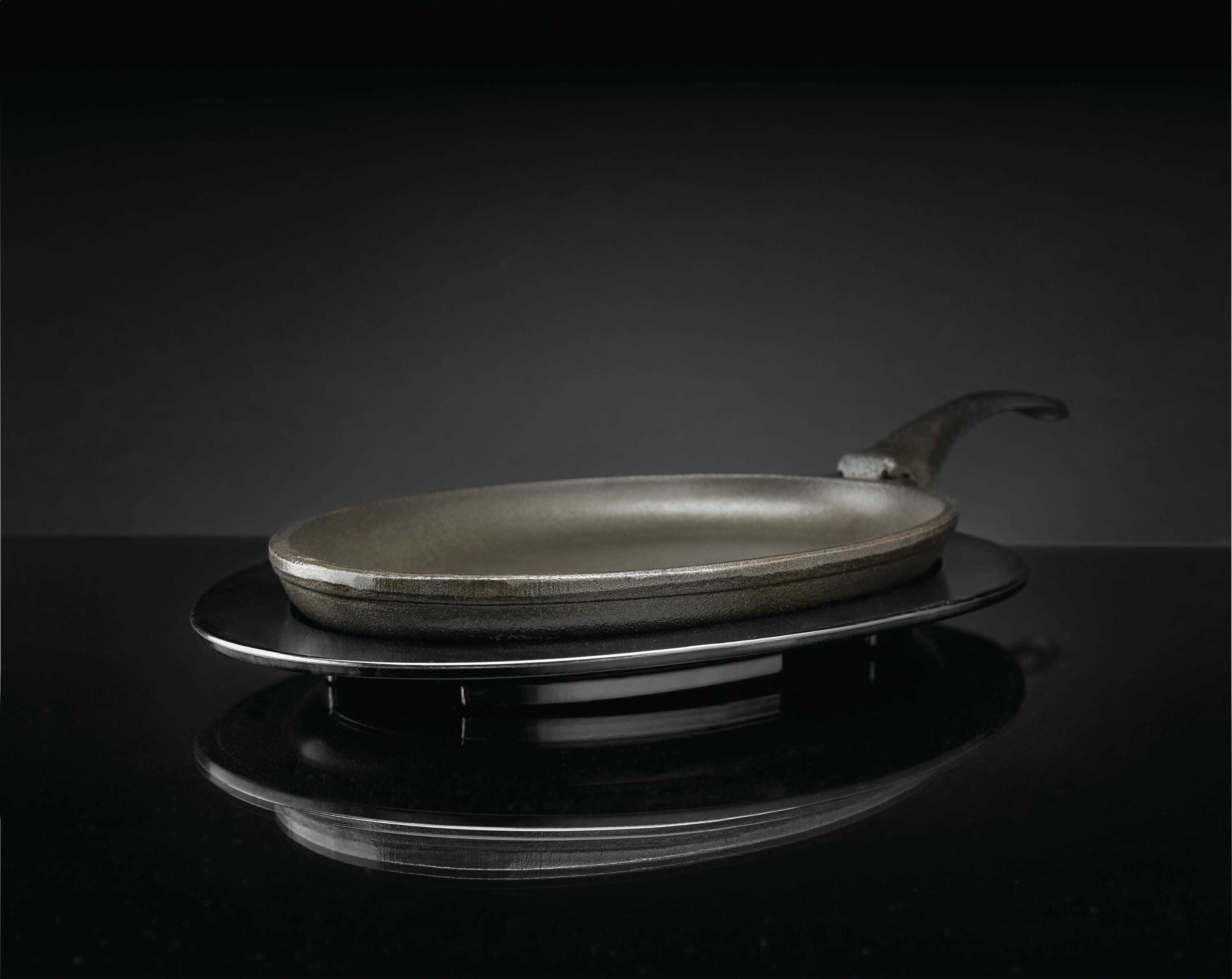 NAPOLEON Grilling Accessories Cast Iron Non-stick Grill Pan in the Grill  Cookware department at