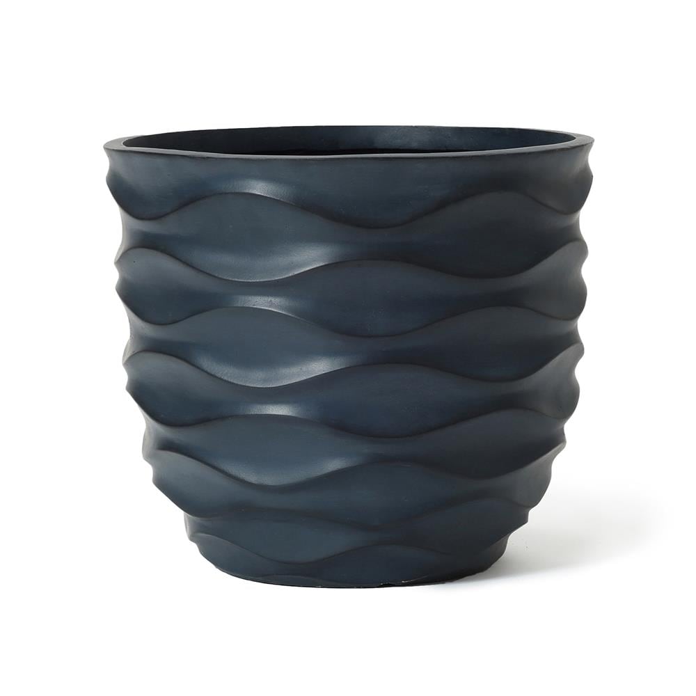 LuxenHome WHPL1970 Round 17.3-in W Medium Black Mixed/Composite Indoor/Outdoor Planter with Drainage Holes