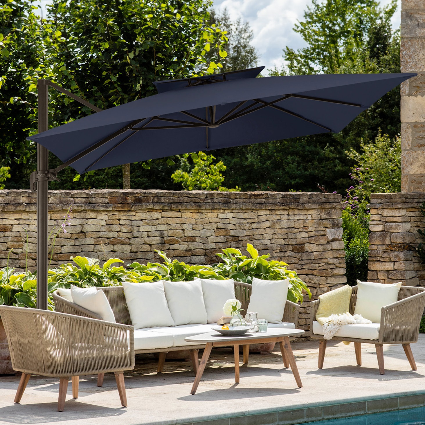 VOUA 8XJSD-NA 10-ft Iron Navy Crank Cantilever Patio Umbrella