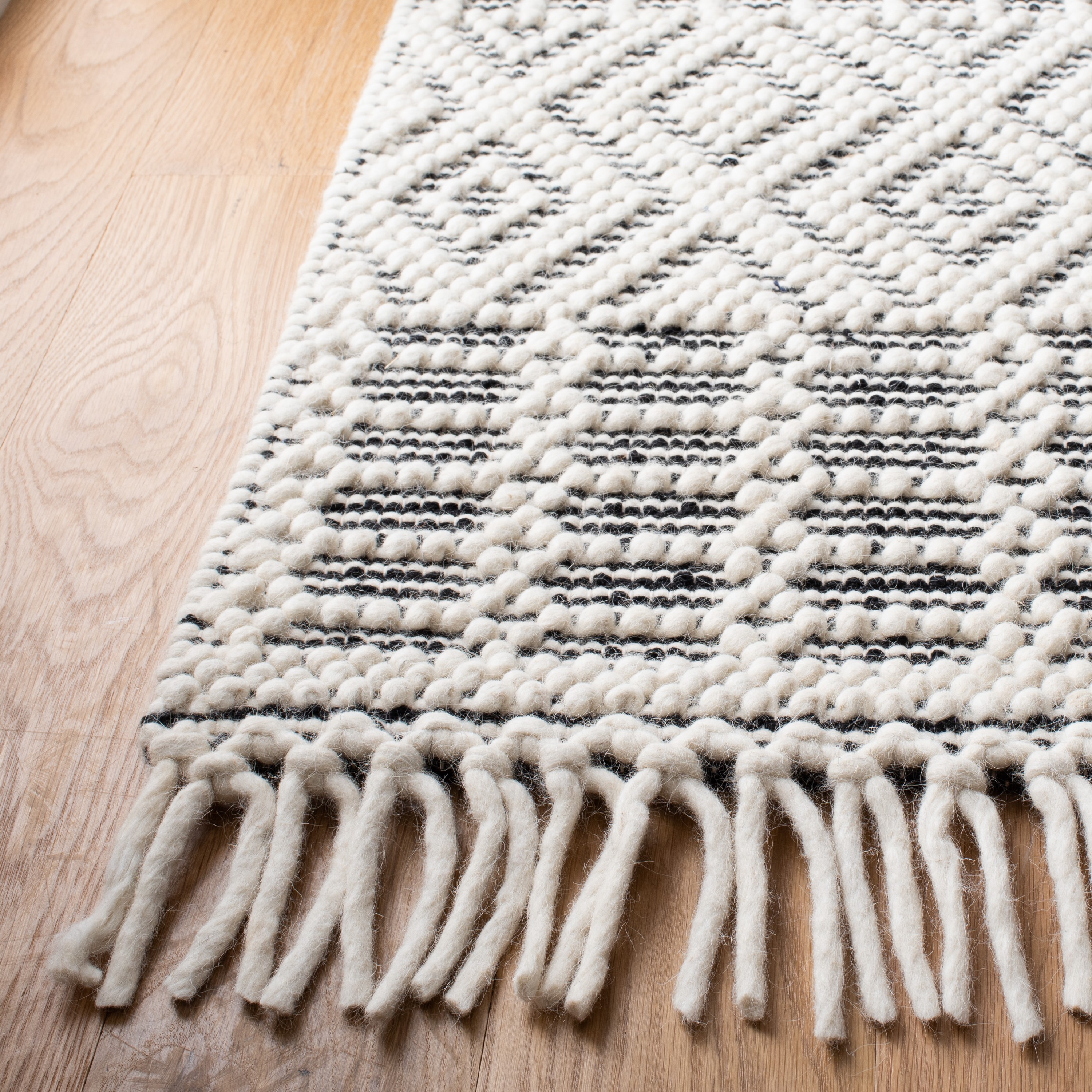 Safavieh NAT852Z-28 rugs - View #3