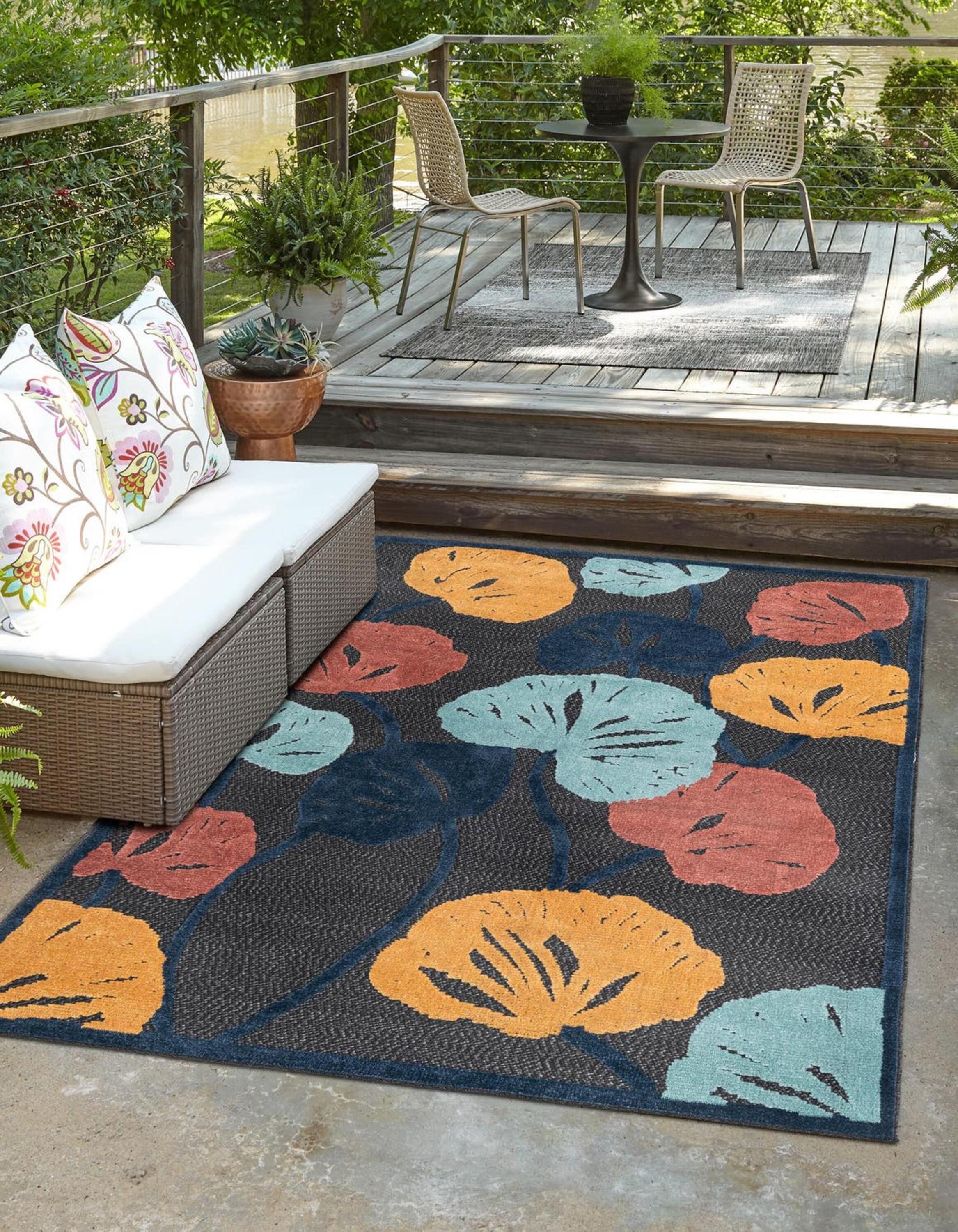 Unique Loom 3171332 Belize Outdoor 4 x 6 (ft) Loomed Polypropylene Charcoal Rectangular Indoor/Outdoor Floral/Botanical Area rug