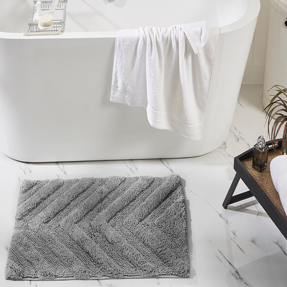 Gray Cotton Chevron Pattern Non-Slip Bath Rug 21" x 34"