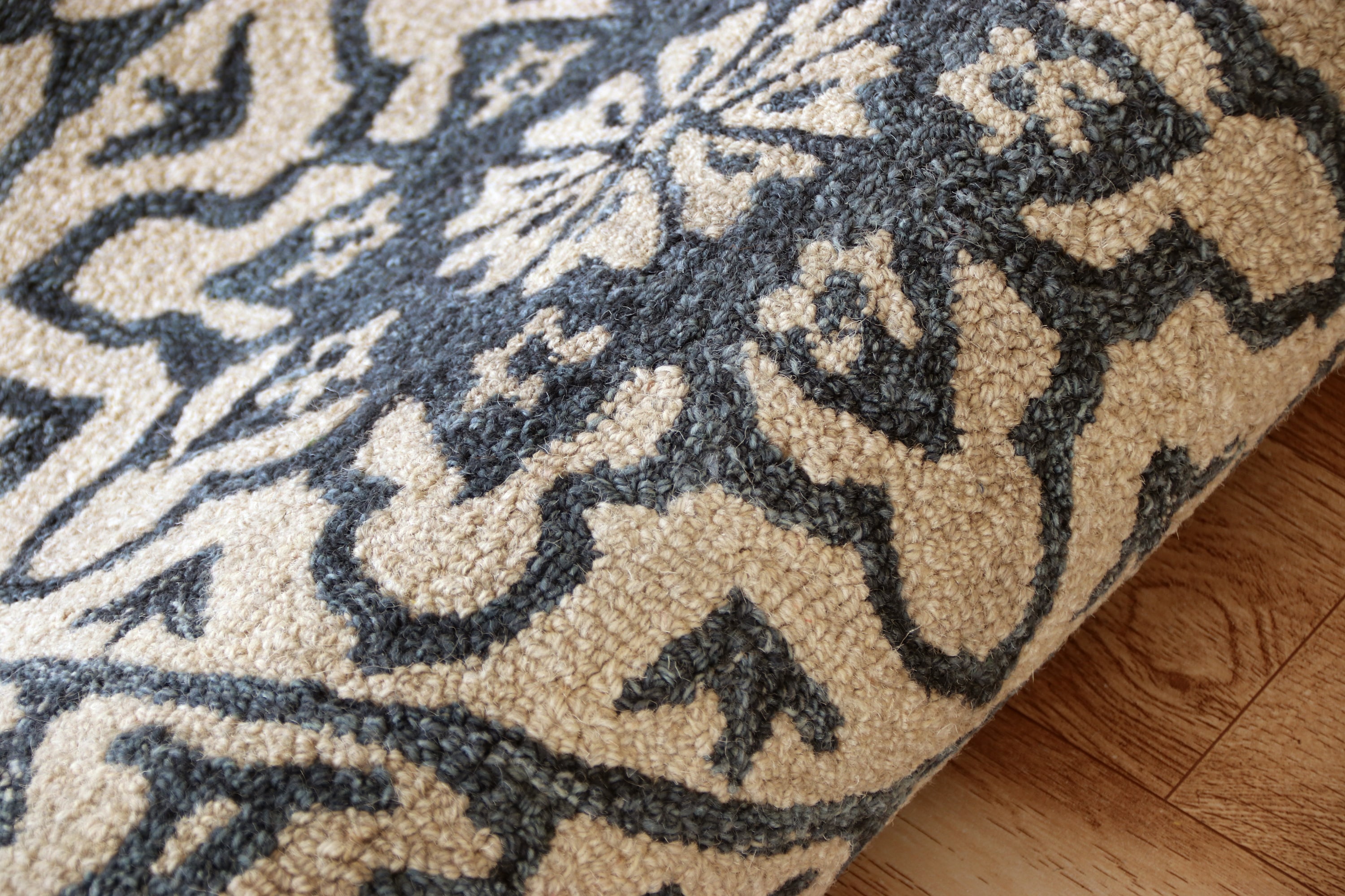 LR Home 3170A1084934J8 rugs - View #4